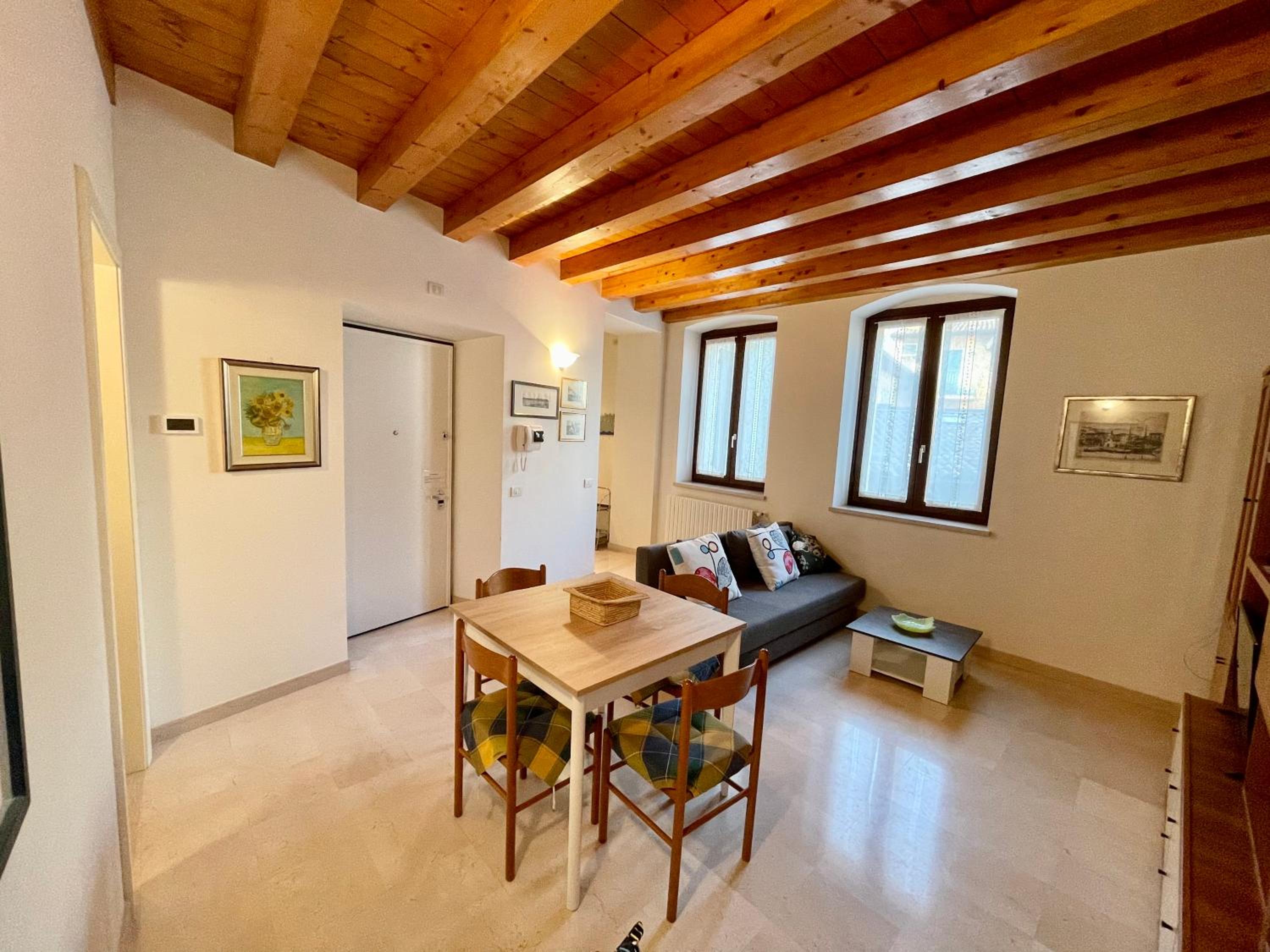 One-Bedroom Apartment photo 2