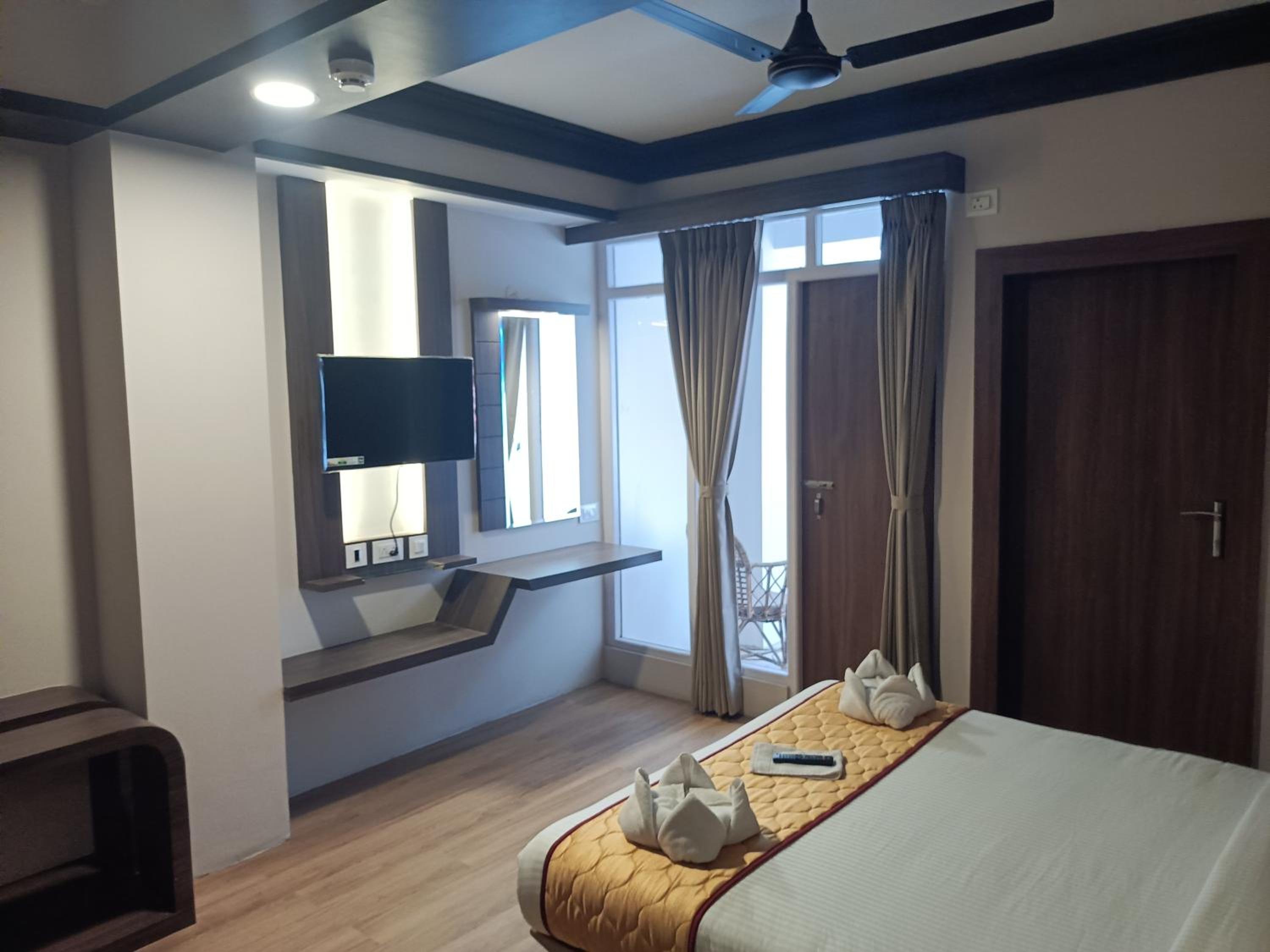 Superior Deluxe Double Room  - Photo 11