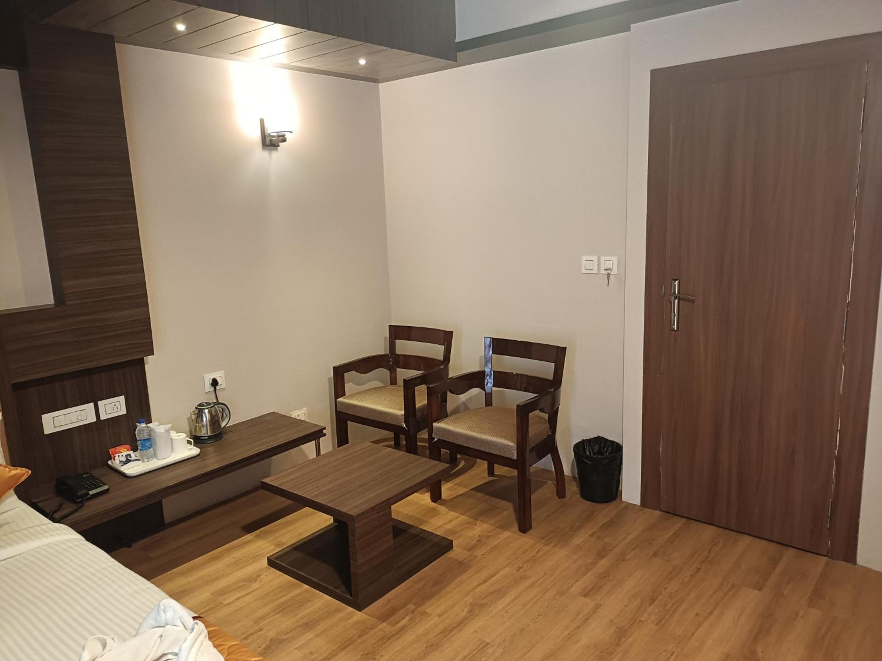 Superior Deluxe Double Room  - Photo 4