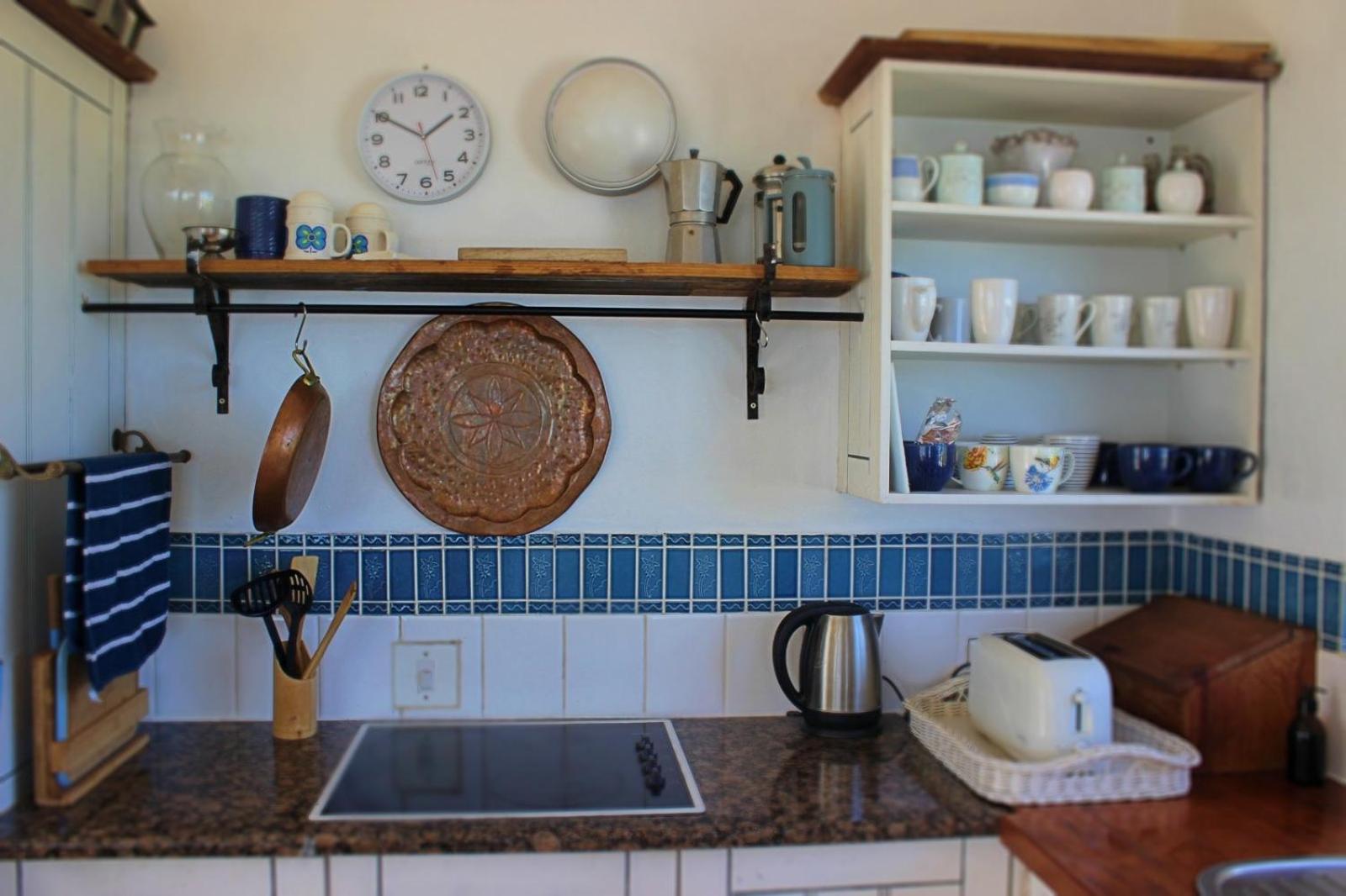 Five-Bedroom House - Photo 18