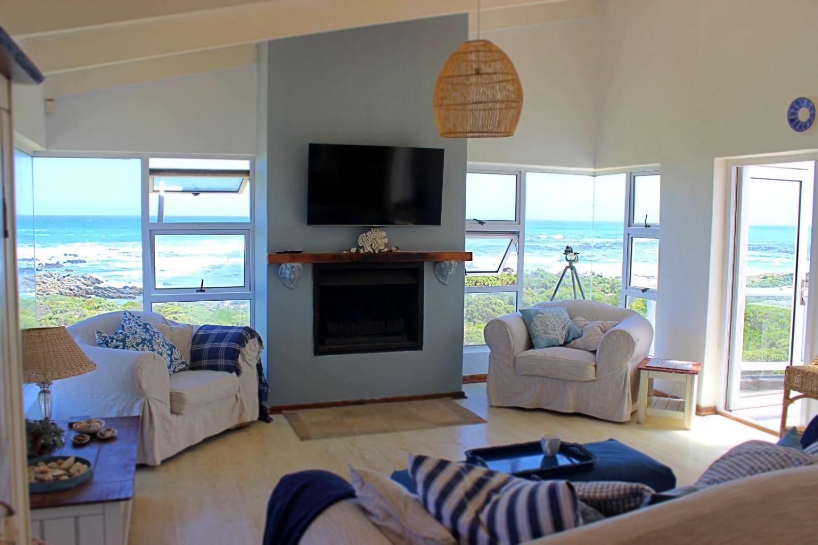 Five-Bedroom House - Photo 16
