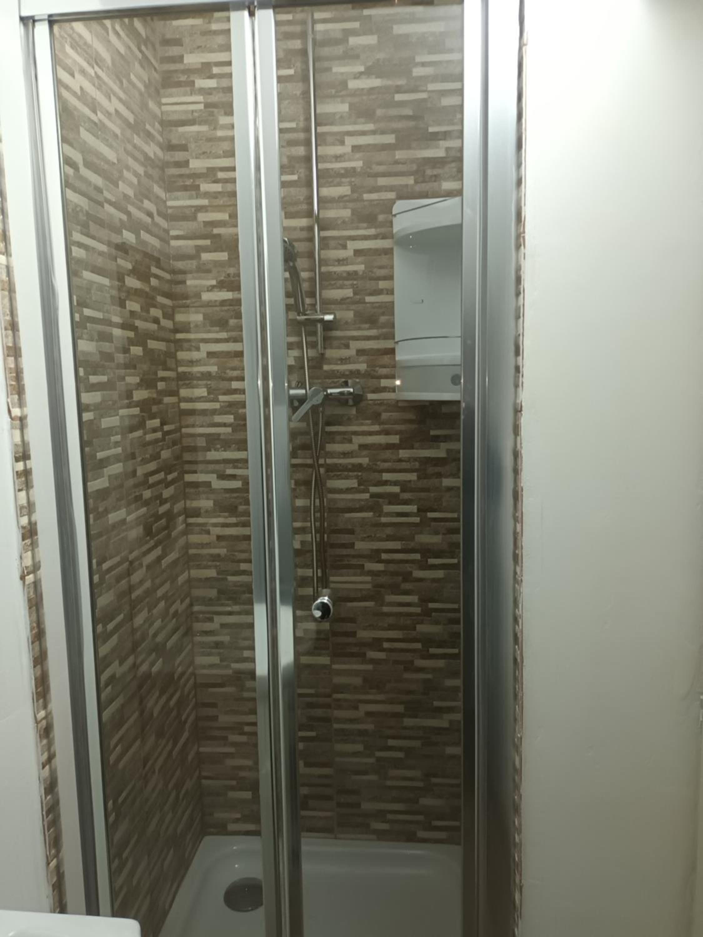 Budget Double Room - Photo 3