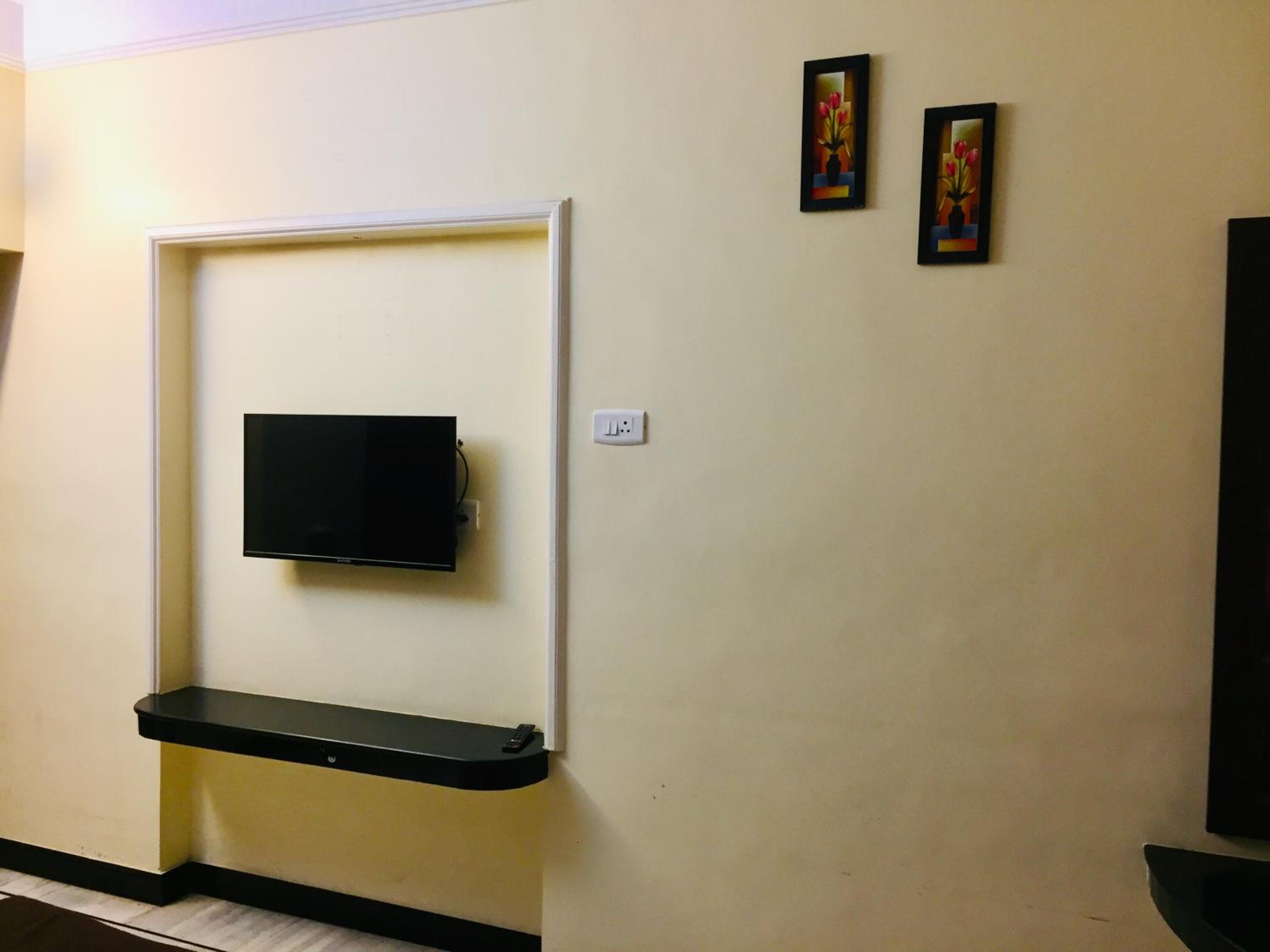 Standard Double Room - Photo 9