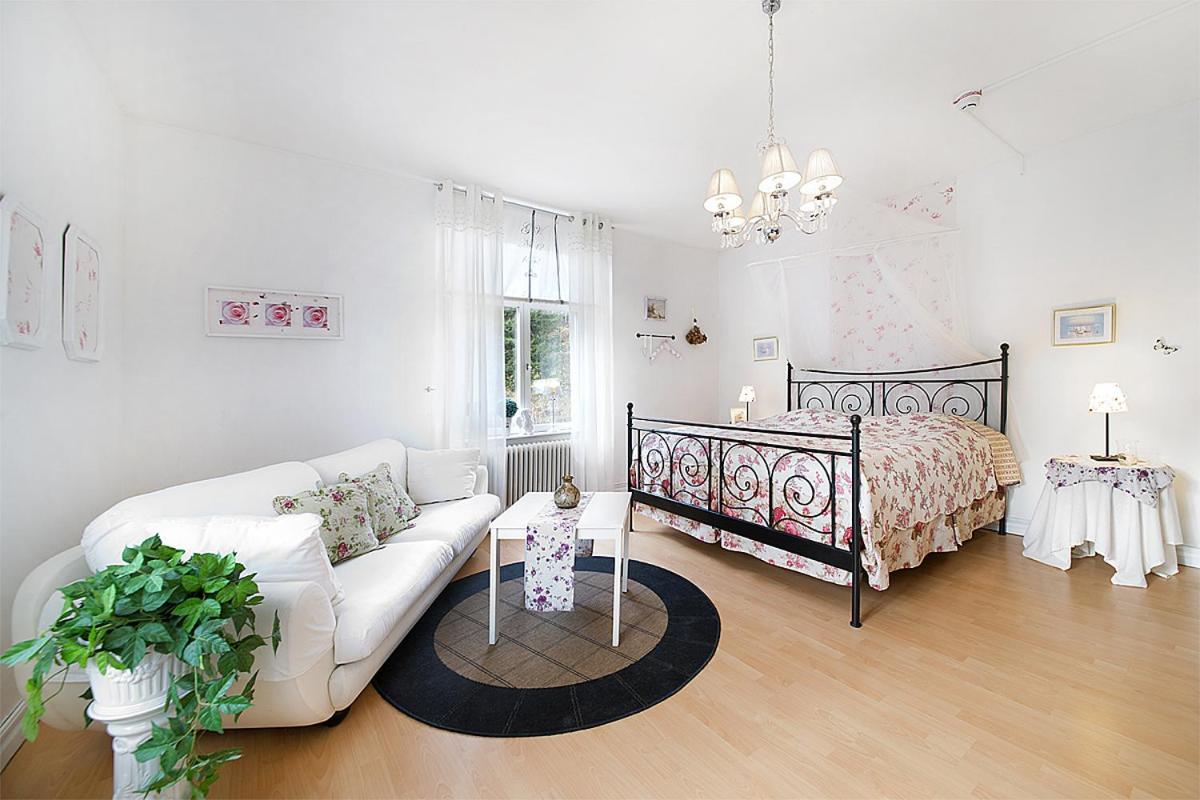 Double Room - Photo 10