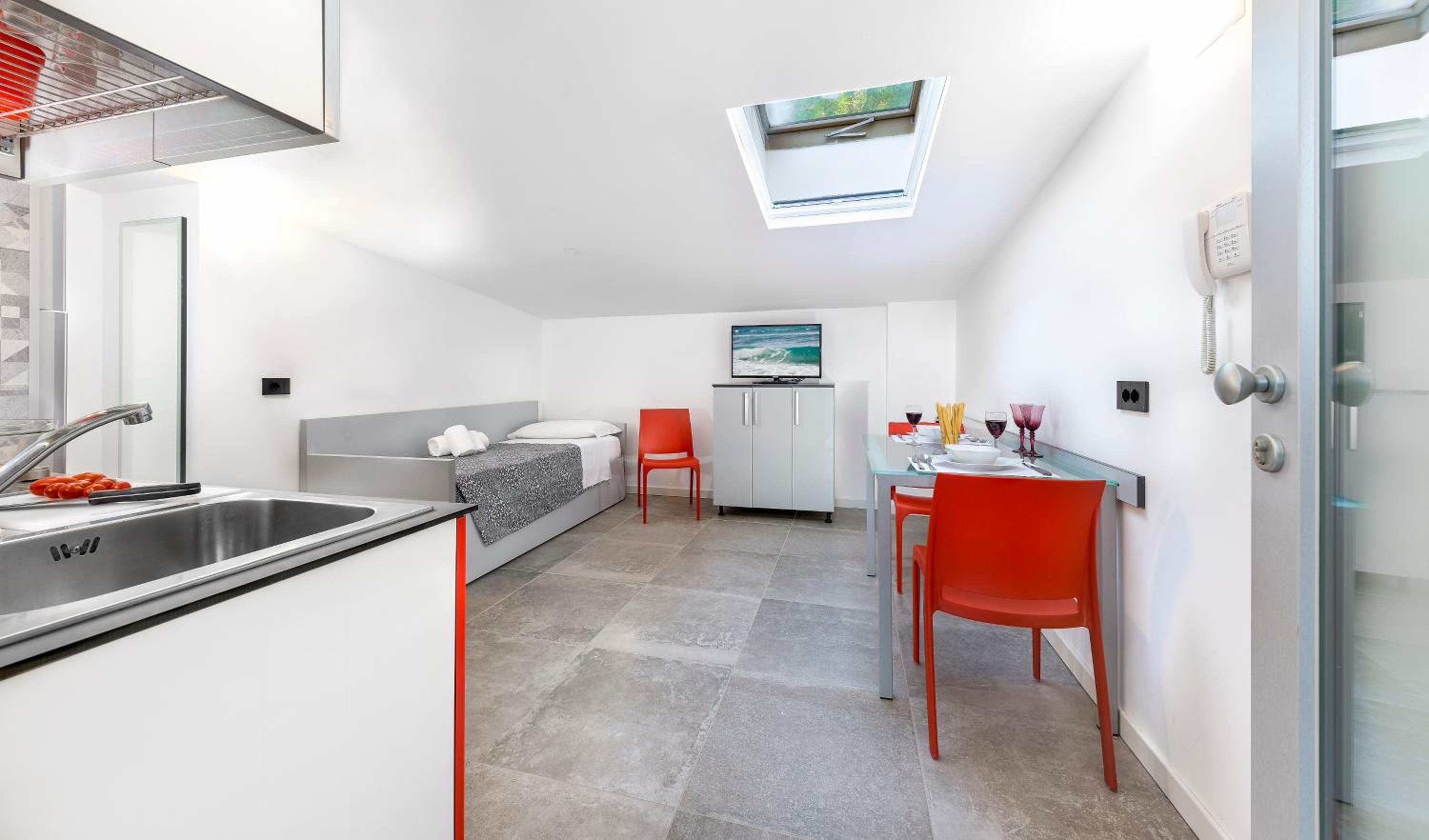 One-Bedroom Apartment