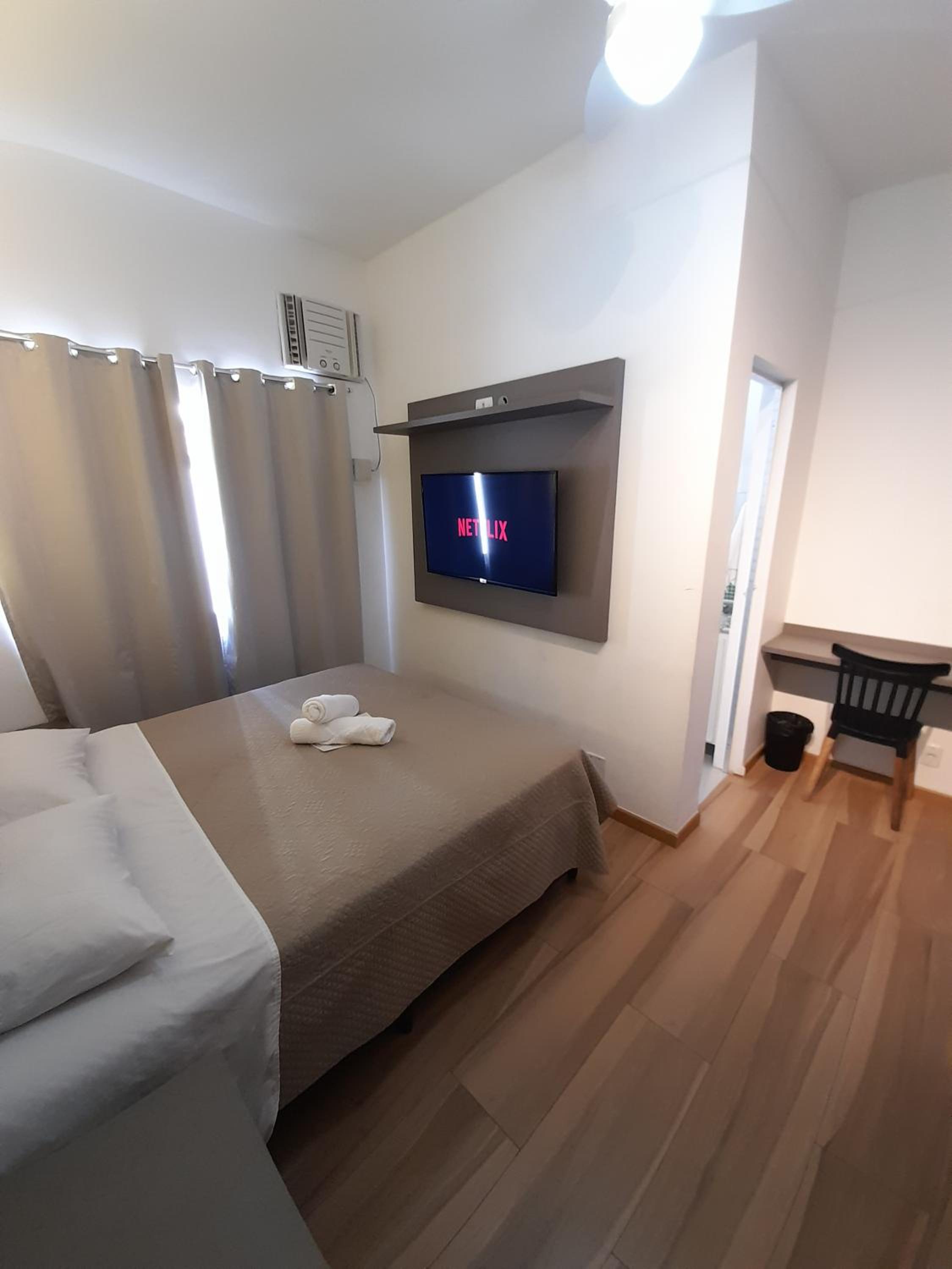 Deluxe Family Suite - Photo 3