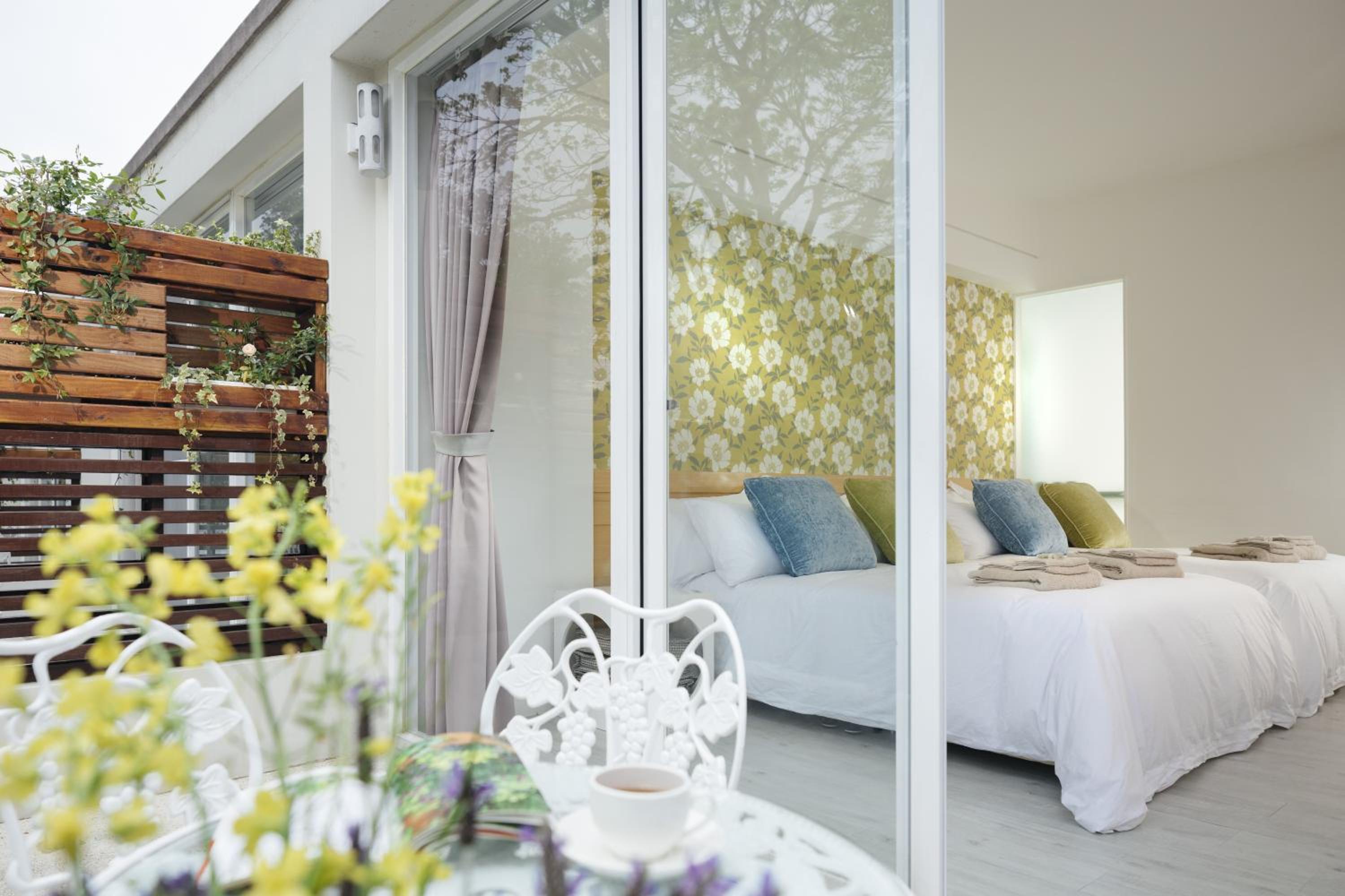 Quadruple Room with Mountain View photo 2