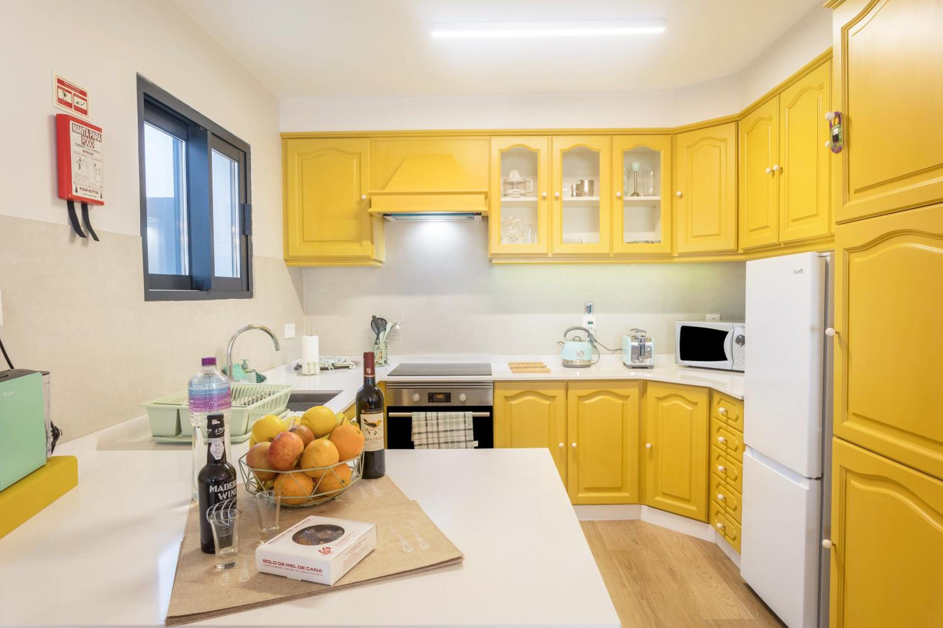Three-Bedroom House photo 3