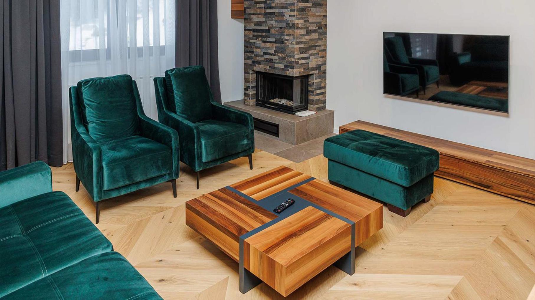 Deluxe Apartment