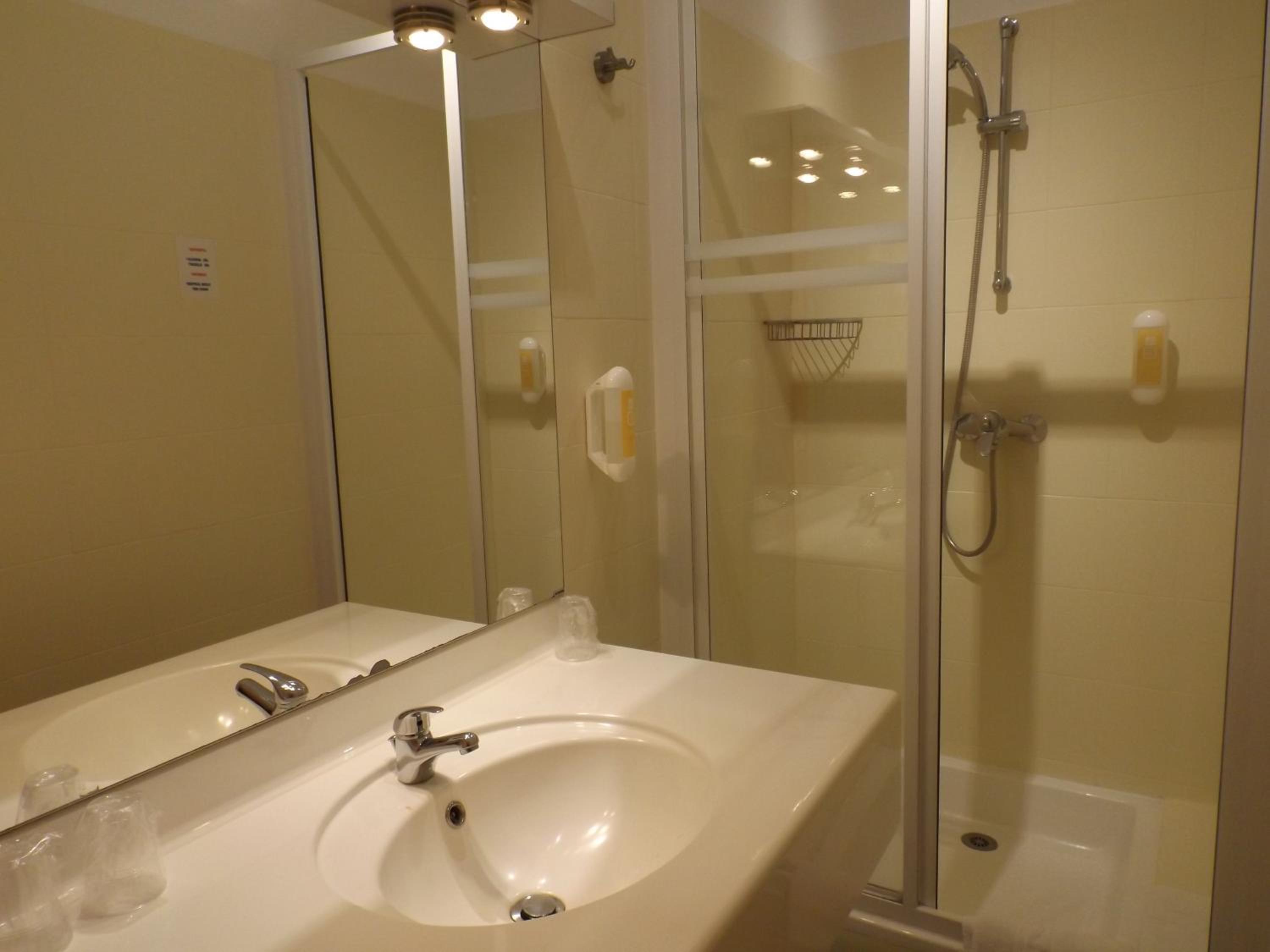 Triple Room - Photo 5