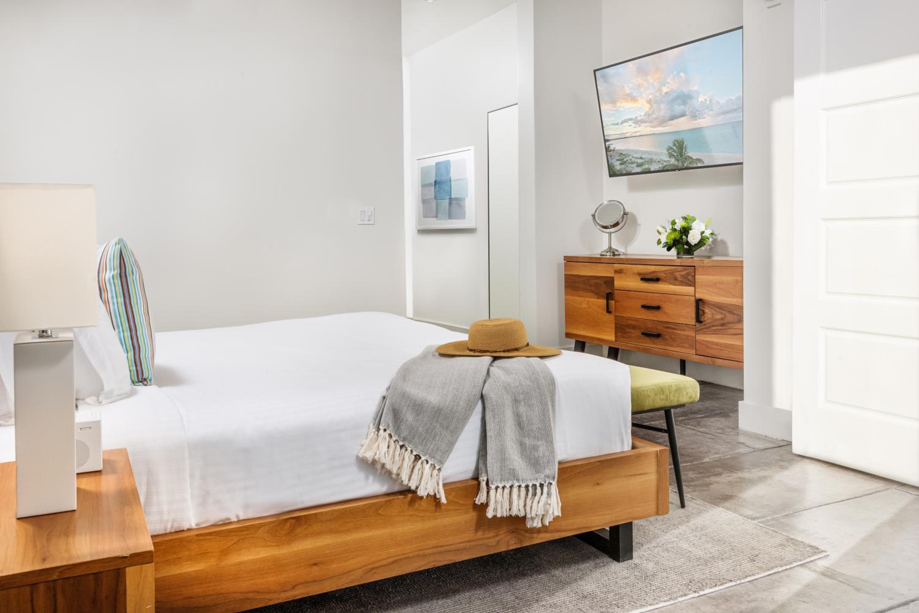 Deluxe King Room photo 2