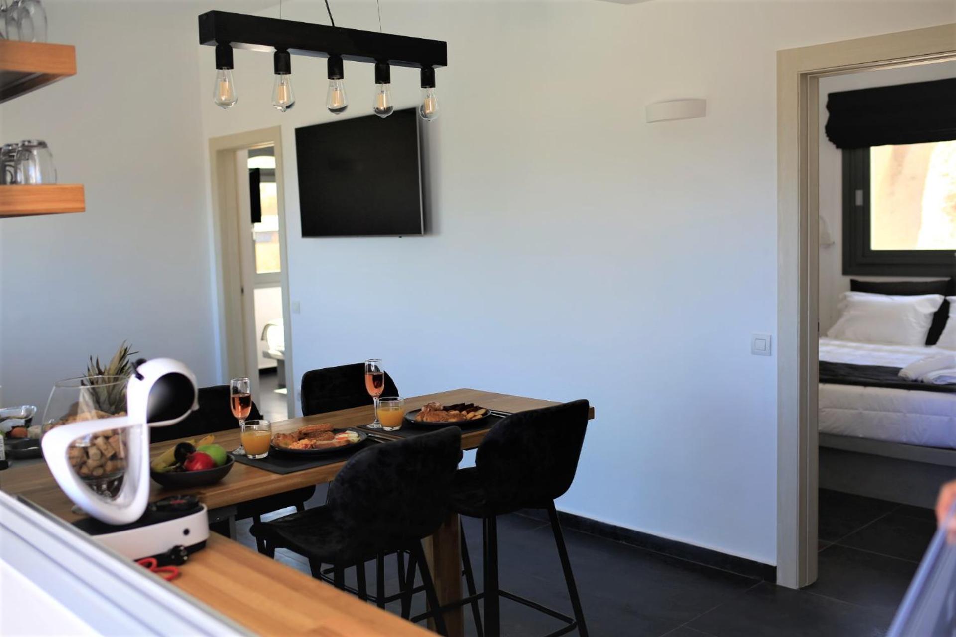 Two-Bedroom Villa - Photo 6