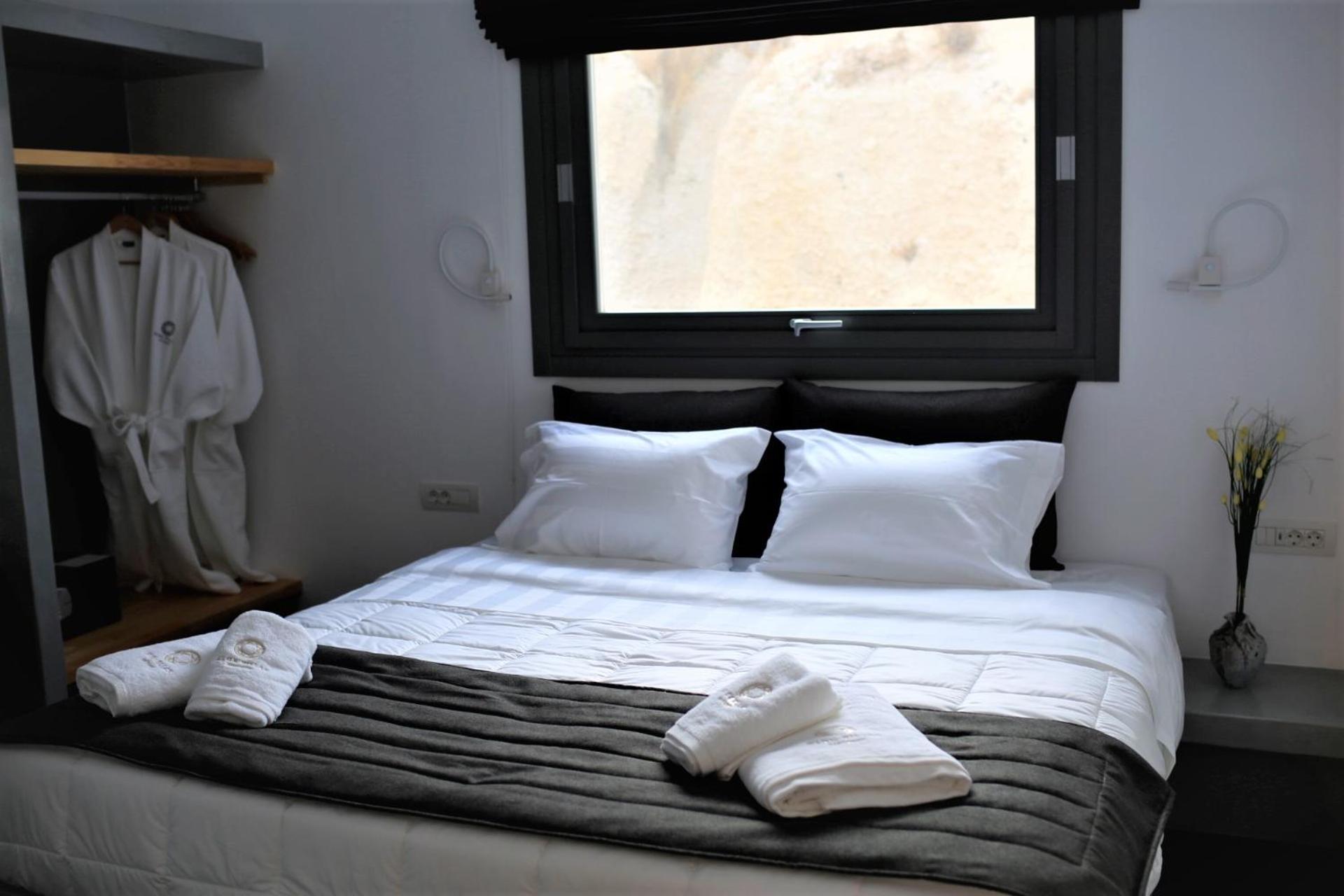 Two-Bedroom Villa - Photo 8