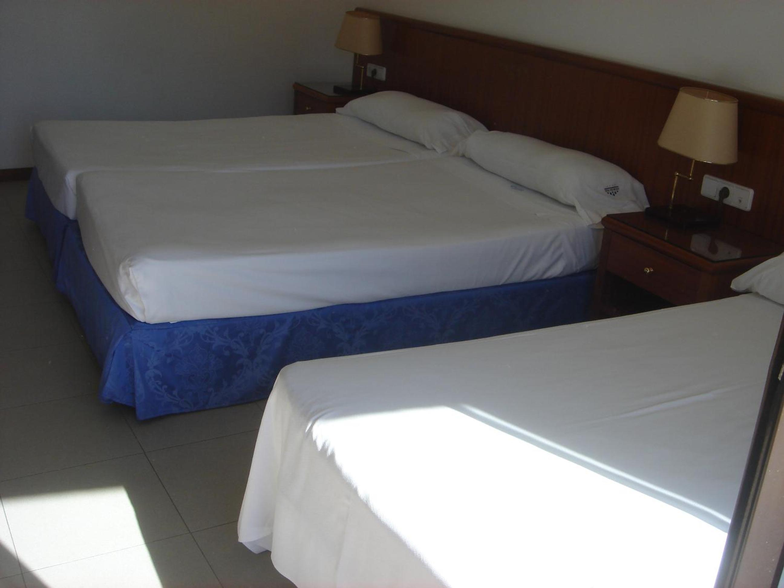 Triple Room (3 Adults) - Photo 5