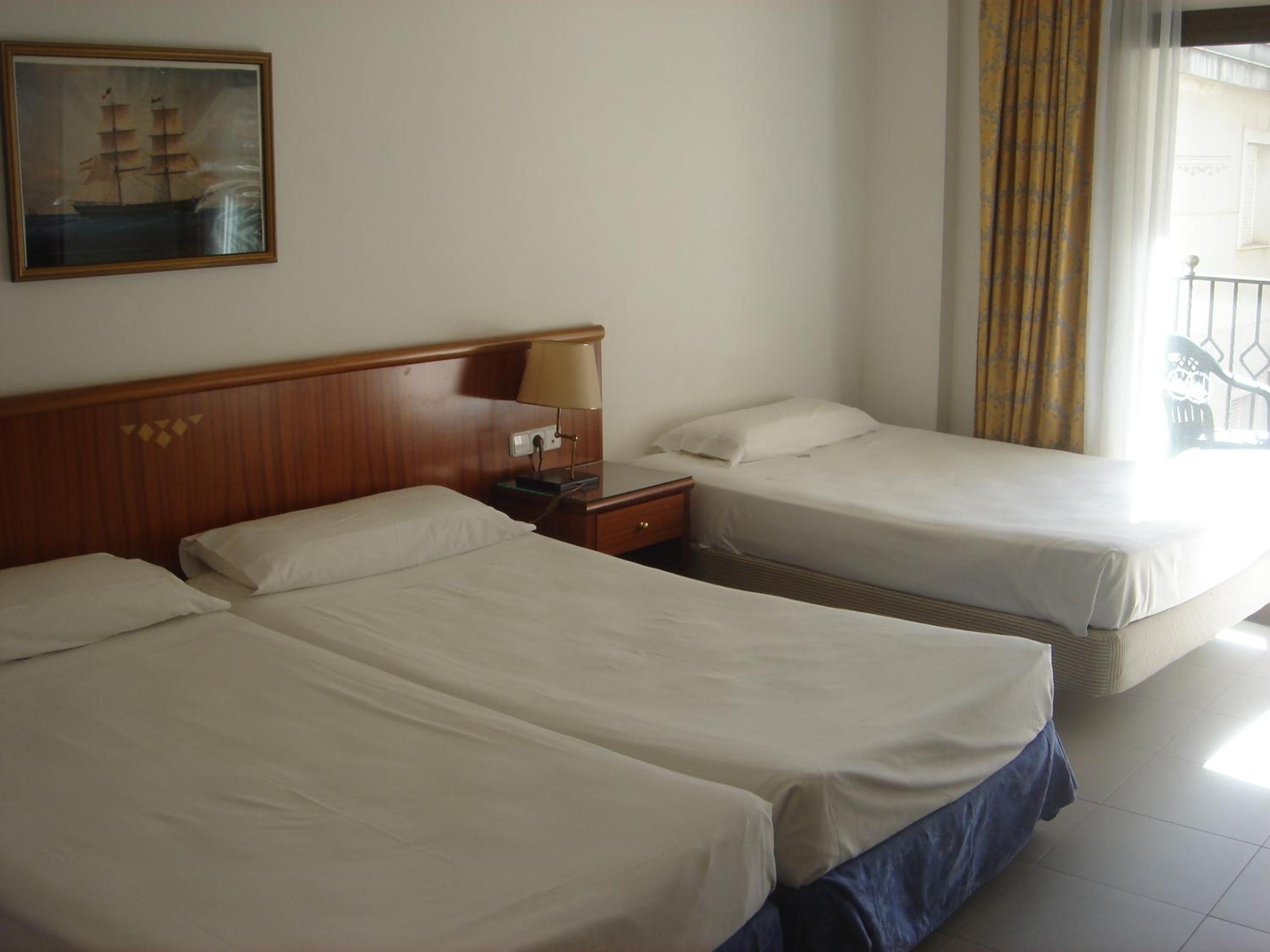 Triple Room (3 Adults) - Photo 6