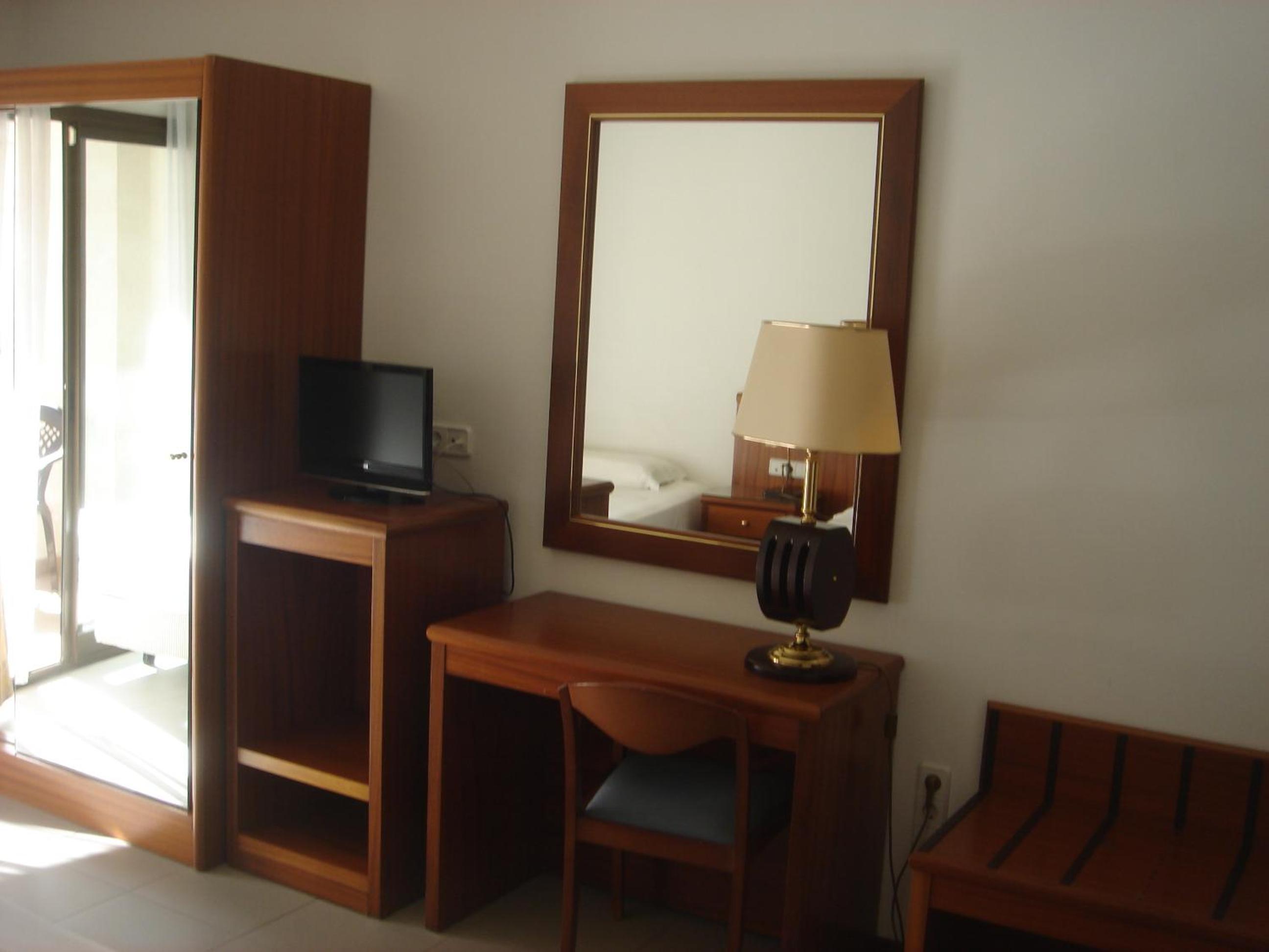 Triple Room (3 Adults) - Photo 1