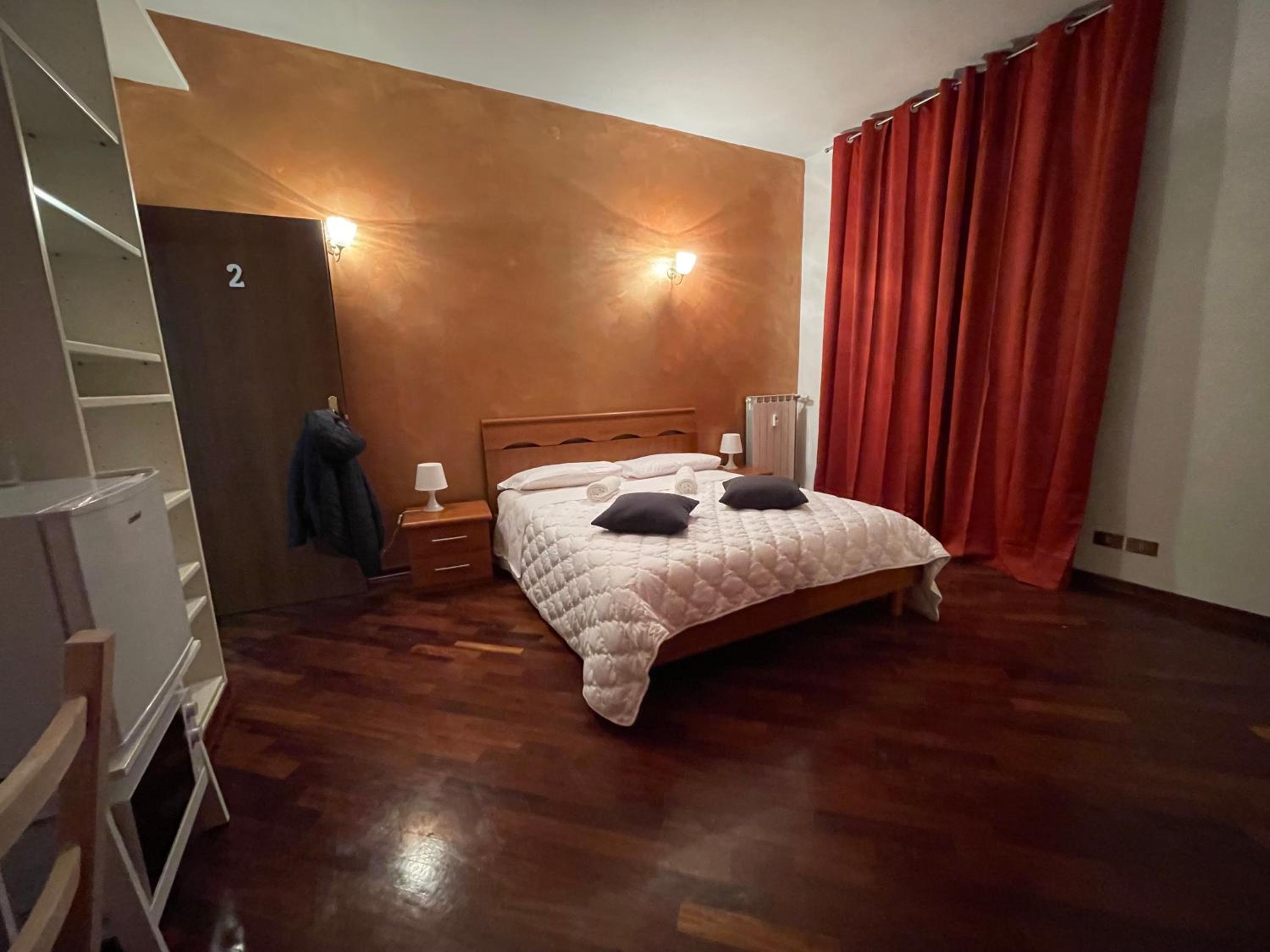 Double Room with Shared Bathroom photo 3