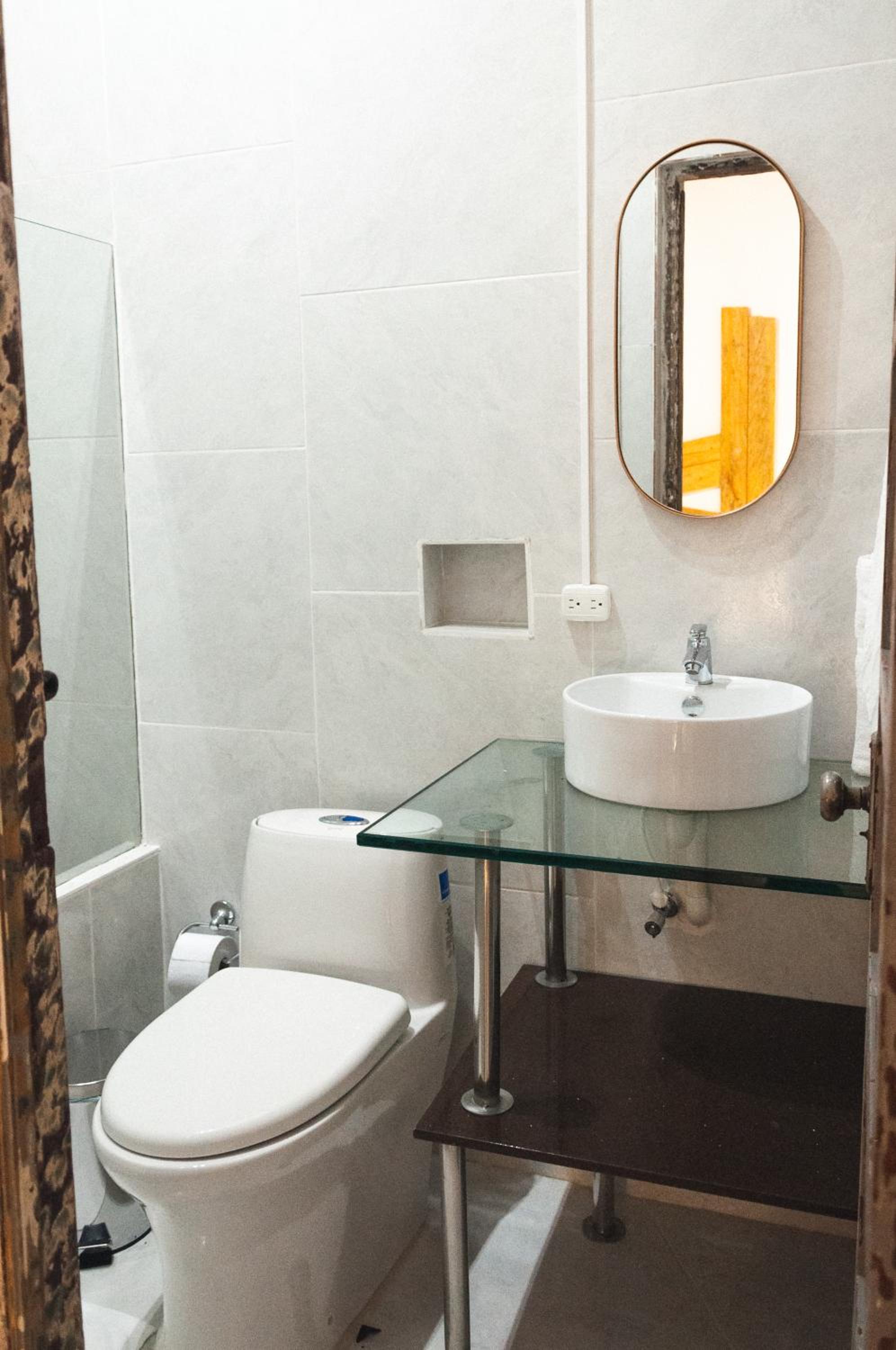 Deluxe Queen Suite photo 2