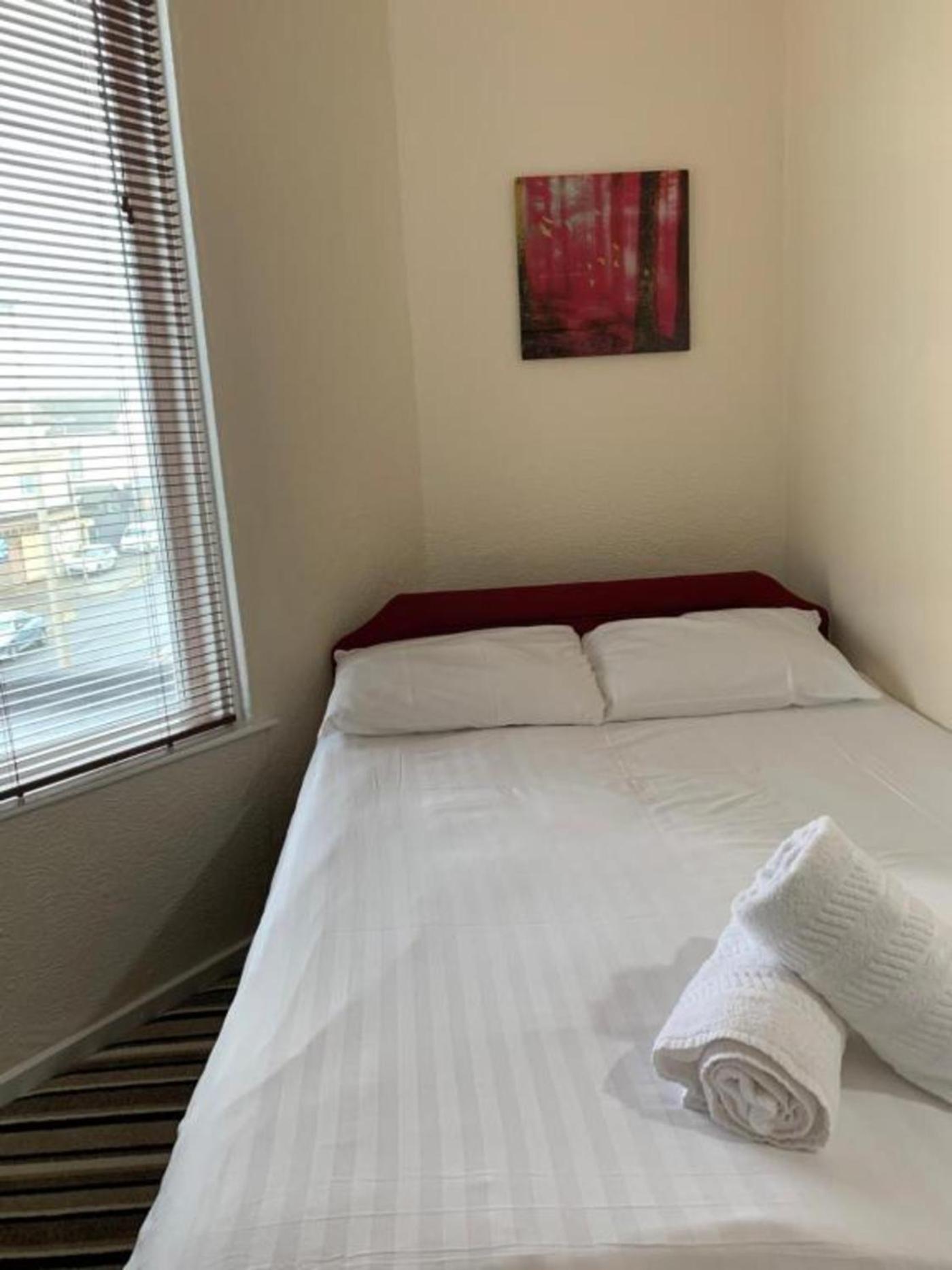 Economy Double Room photo 2