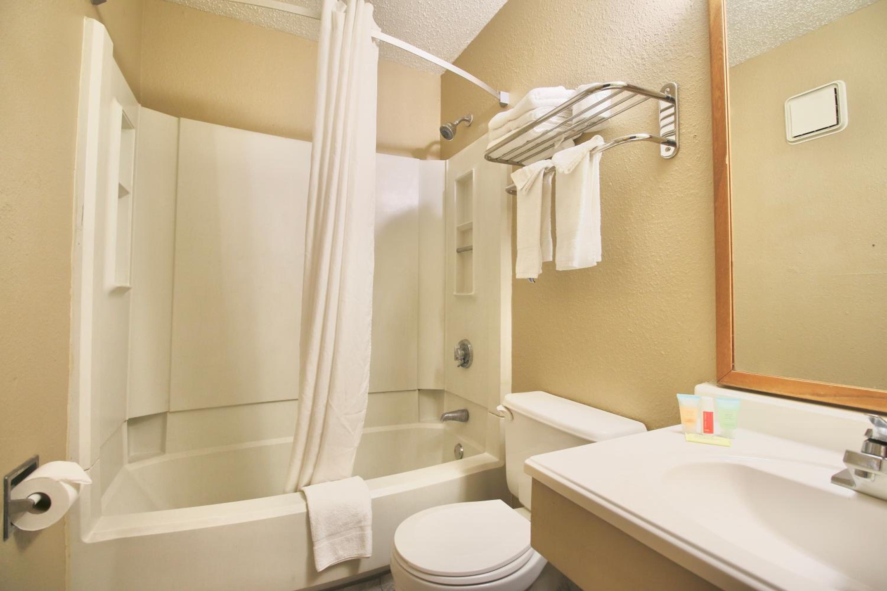 Queen Room - Disability Access/Non-Smoking - Photo 2