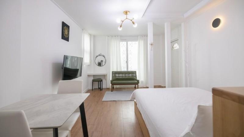 Double Room - Photo 6