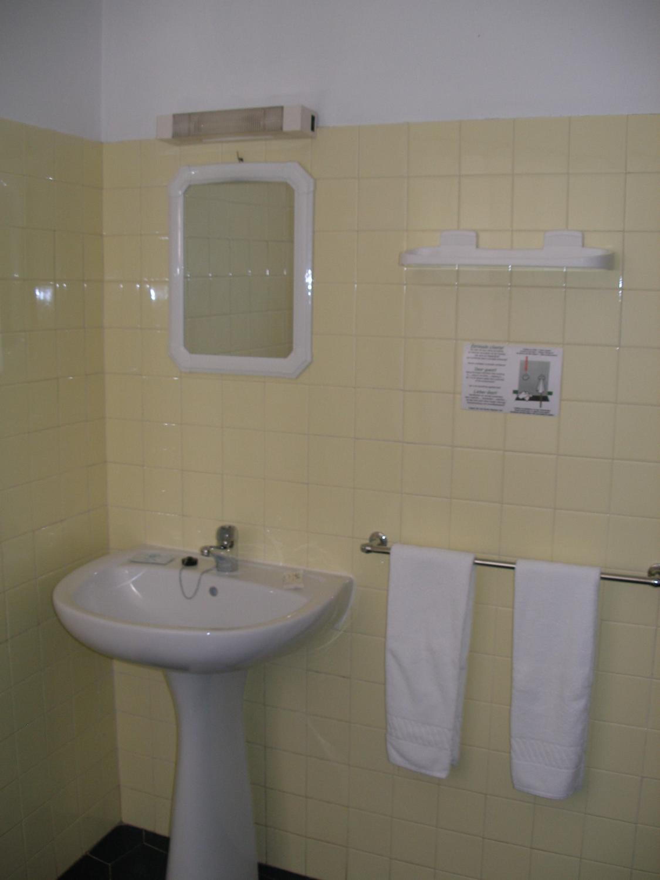 Studio with Twin Beds photo 2