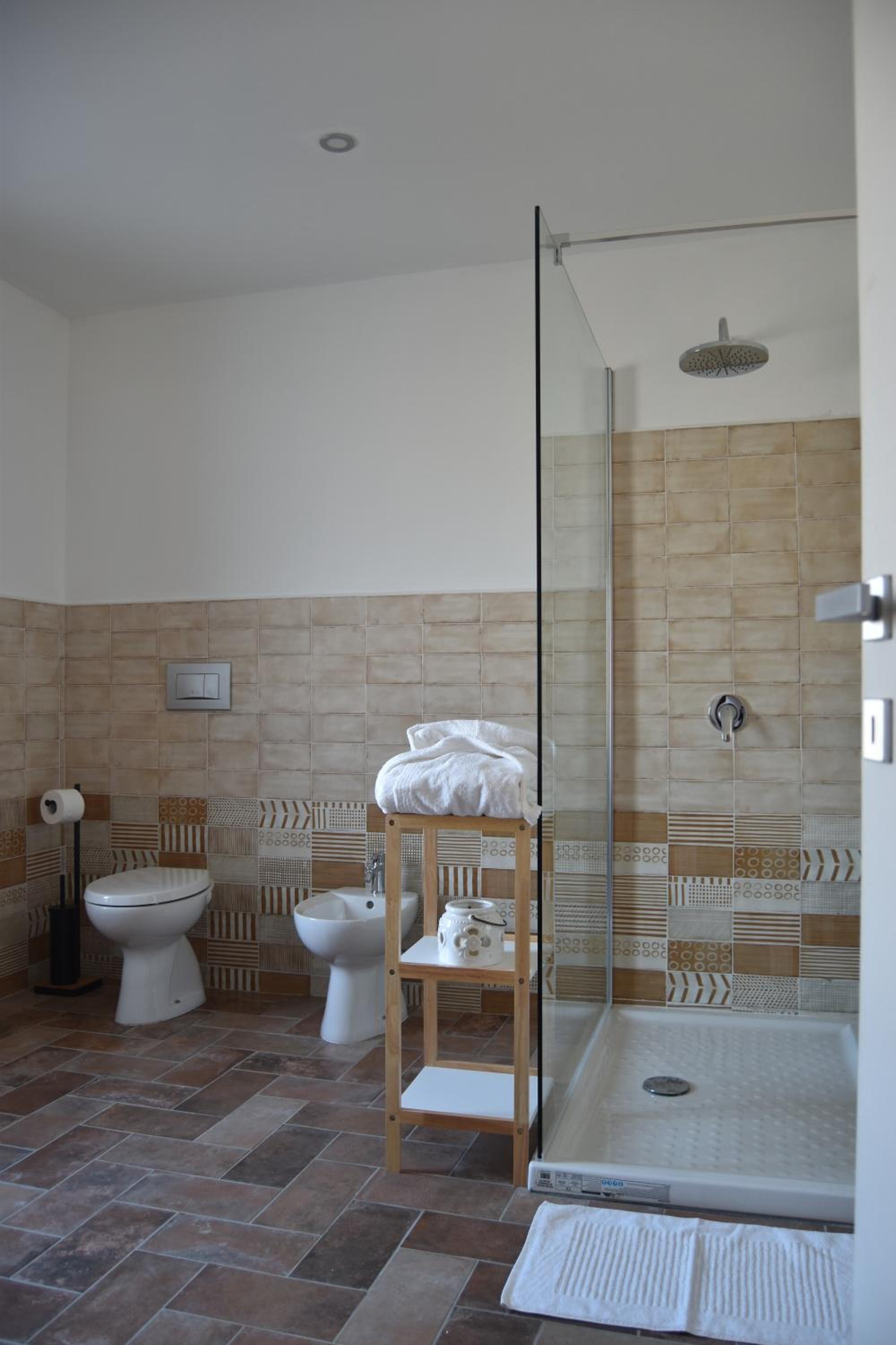 Deluxe Double Room - Photo 18