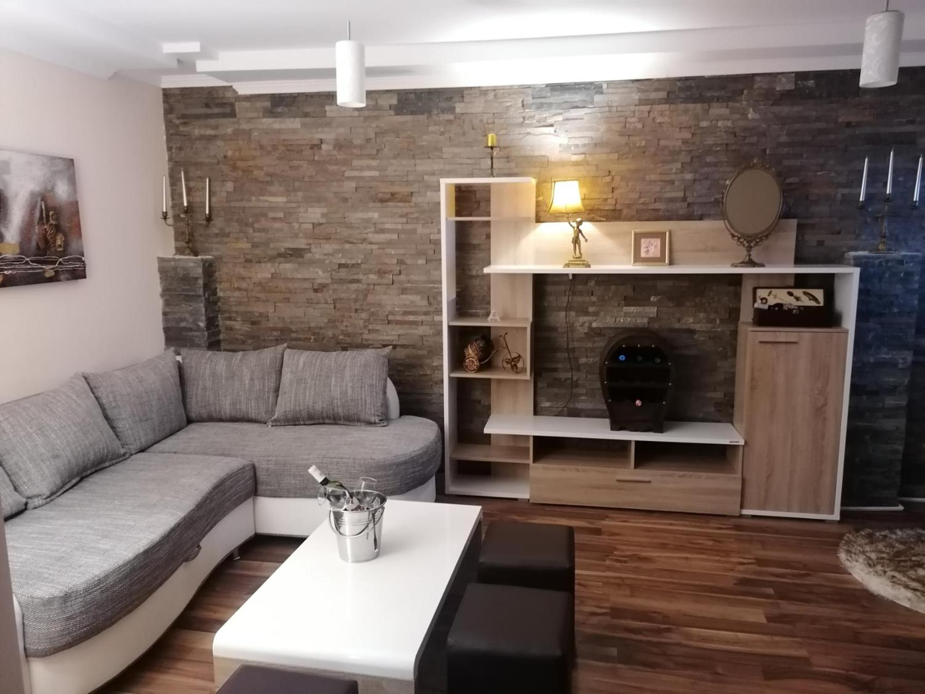 One-Bedroom Apartment photo 2