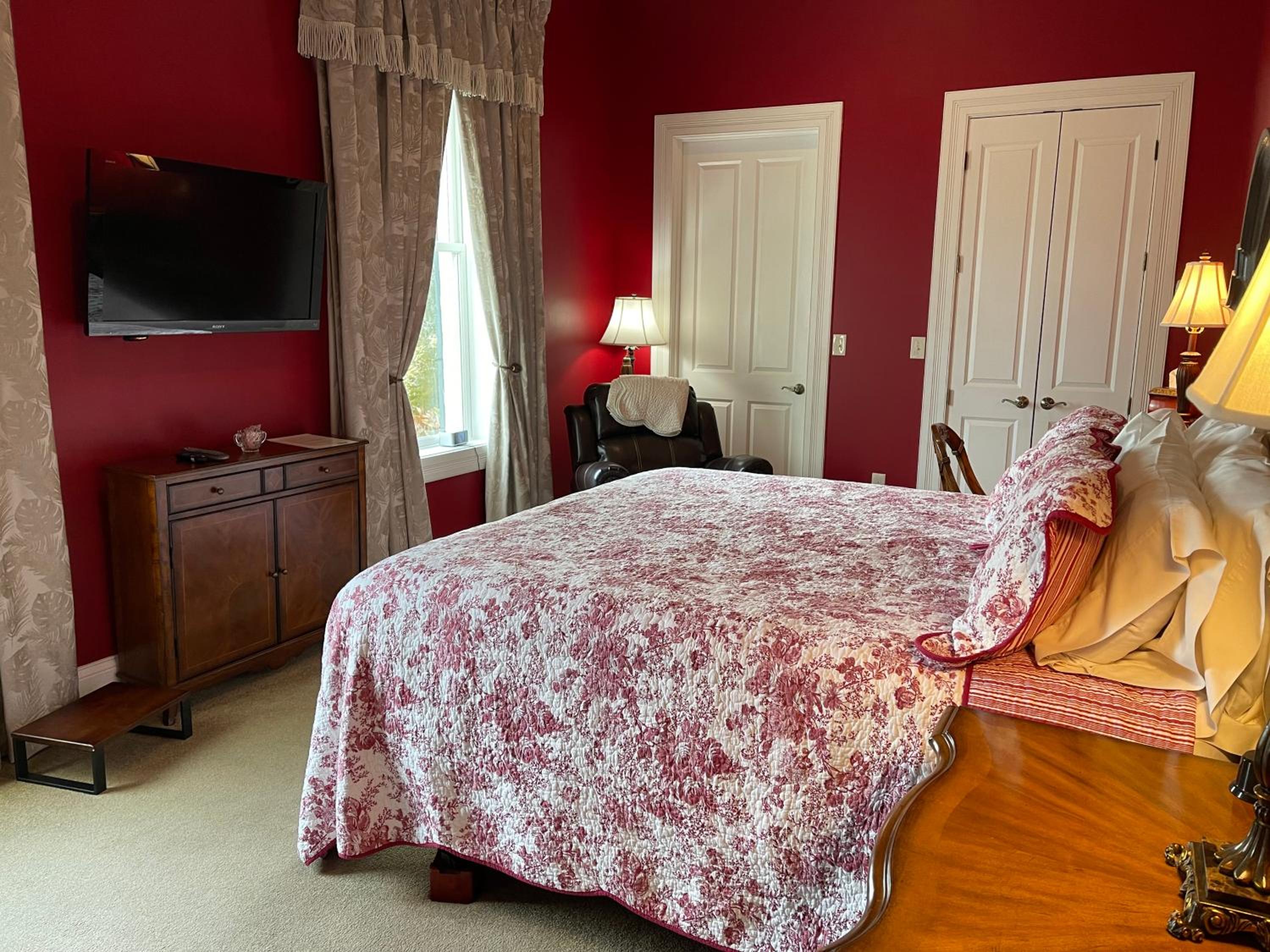 Deluxe Suite photo 1