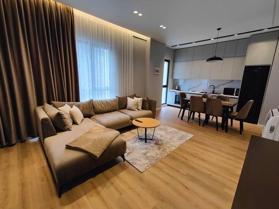 Apartment with Balcony photo 1