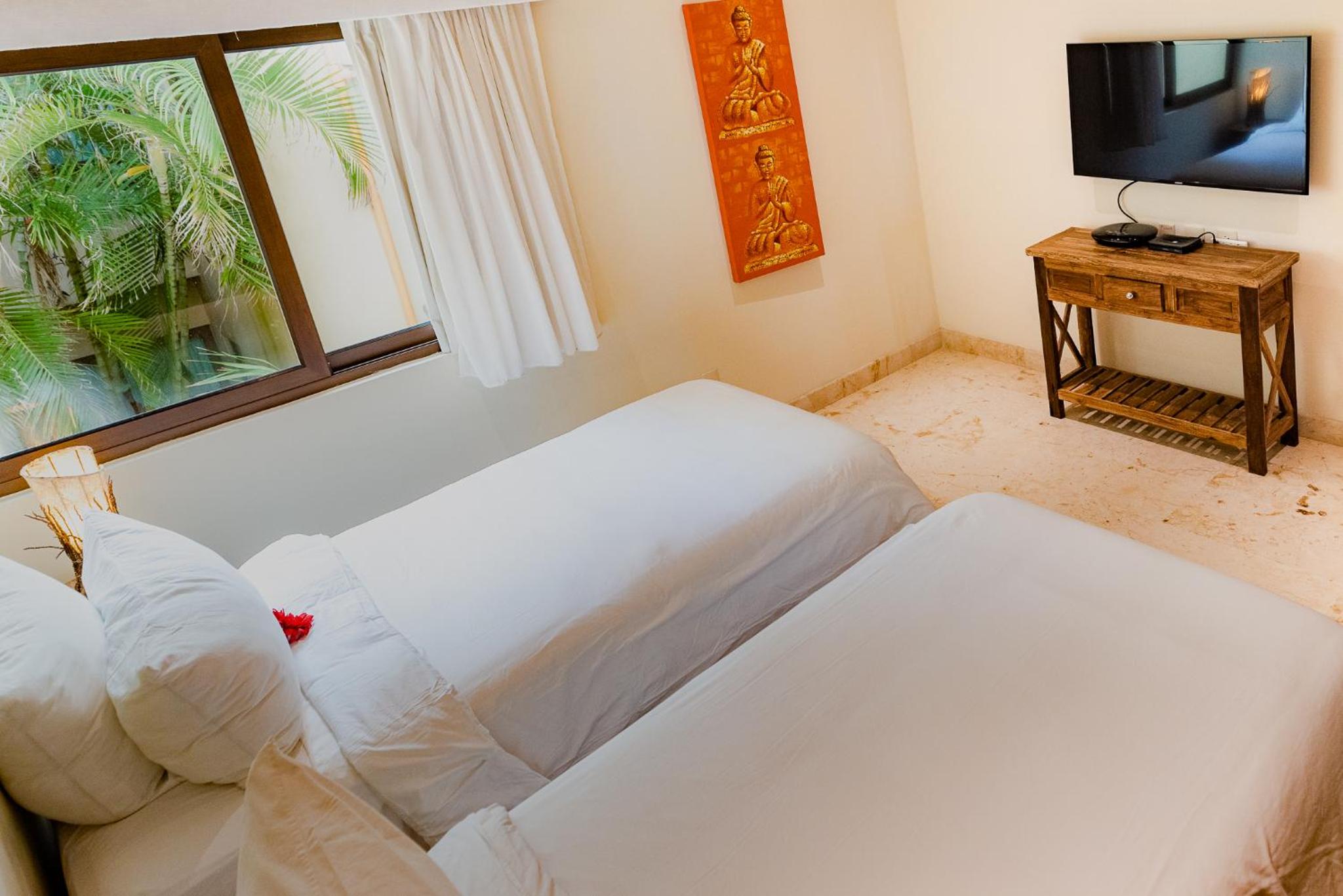Three Bedroom Premium Partial Sea View photo 2