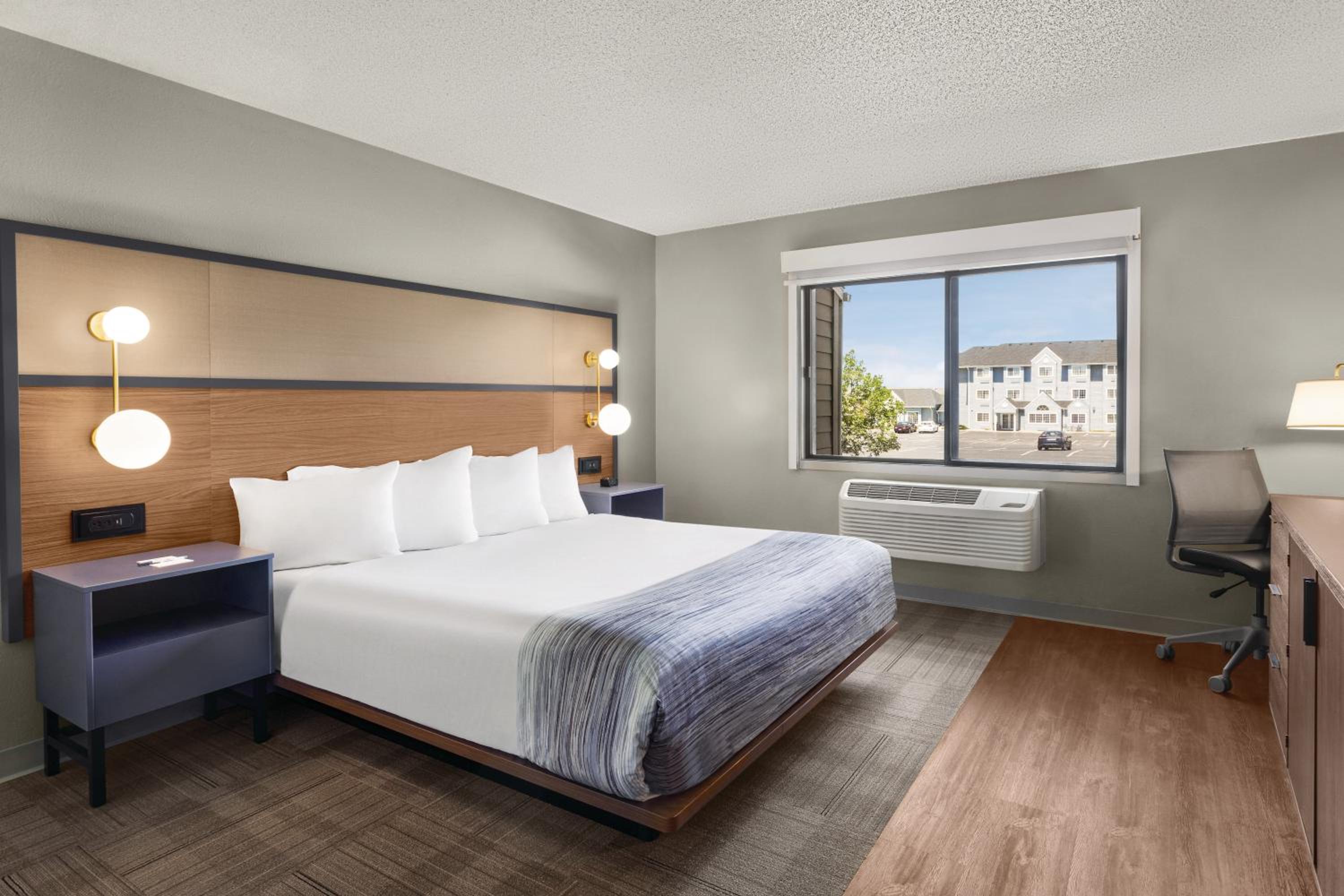 King Room - Mobility Access/Non-Smoking - Photo 1
