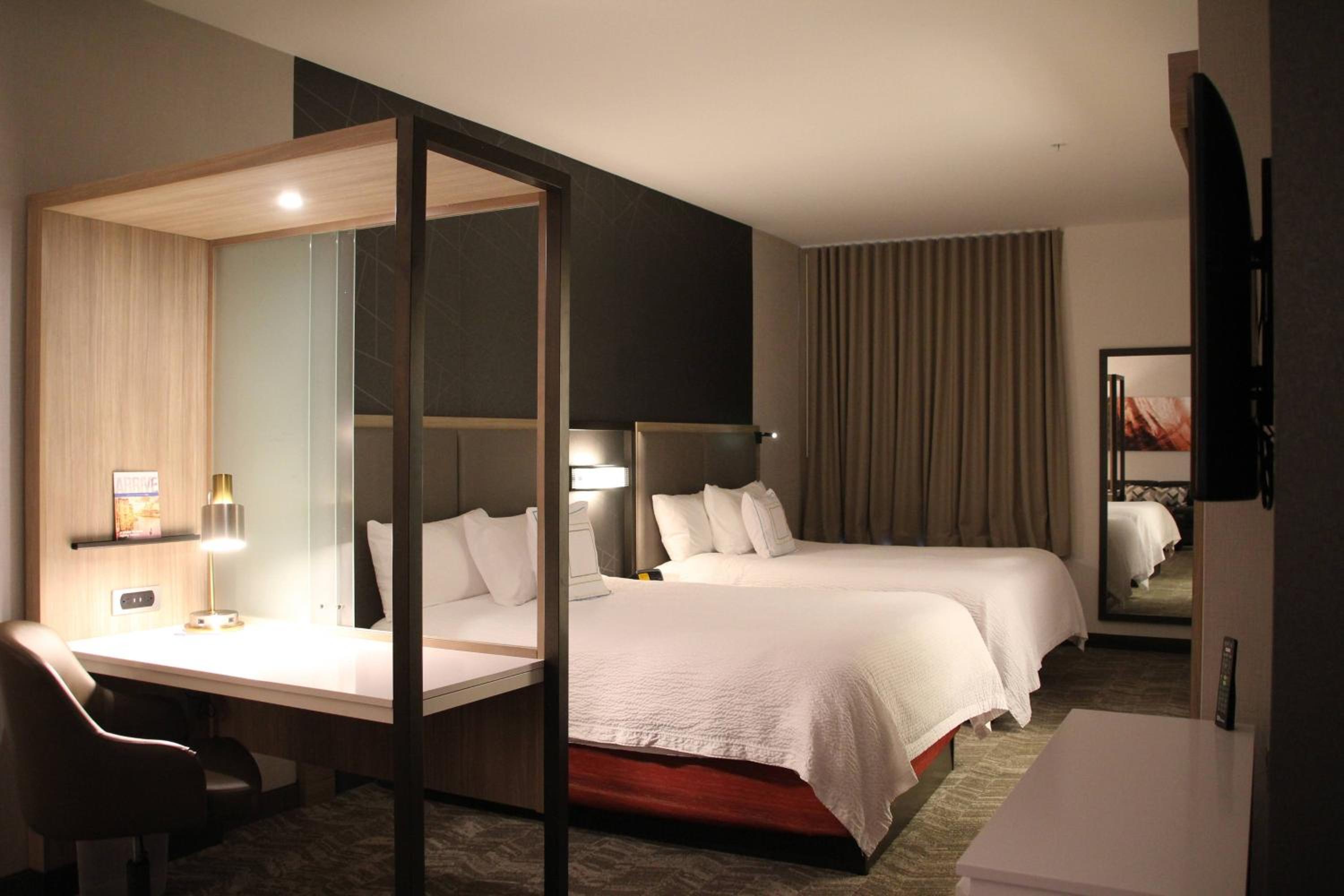 Queen Suite with Two Queen Beds, Bathtub and Trundle Sofa - Mobility Access/Hearing Accessible photo 1