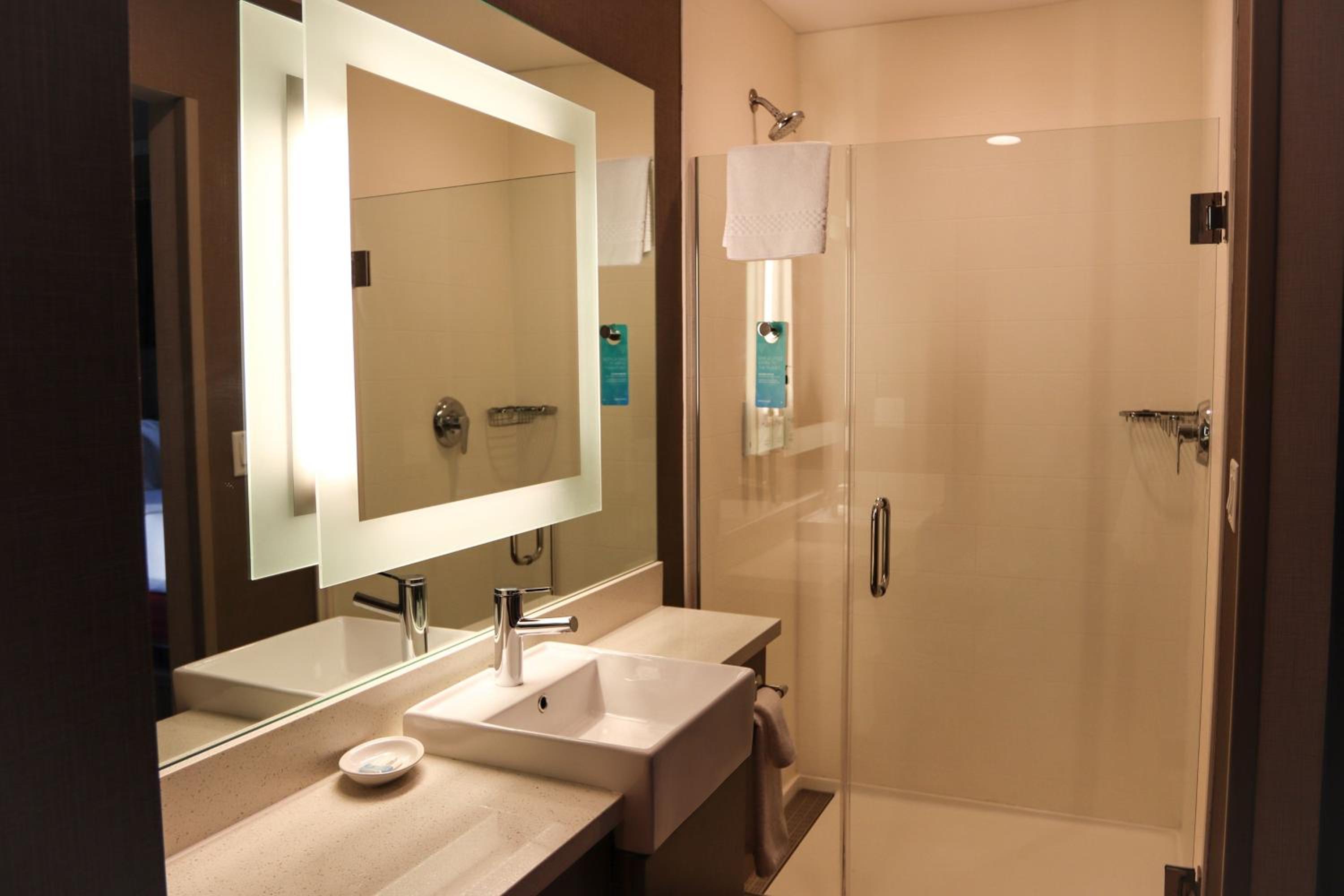 Suite with Two Queen Beds and Roll-in Shower - Mobility and Hearing Accessible