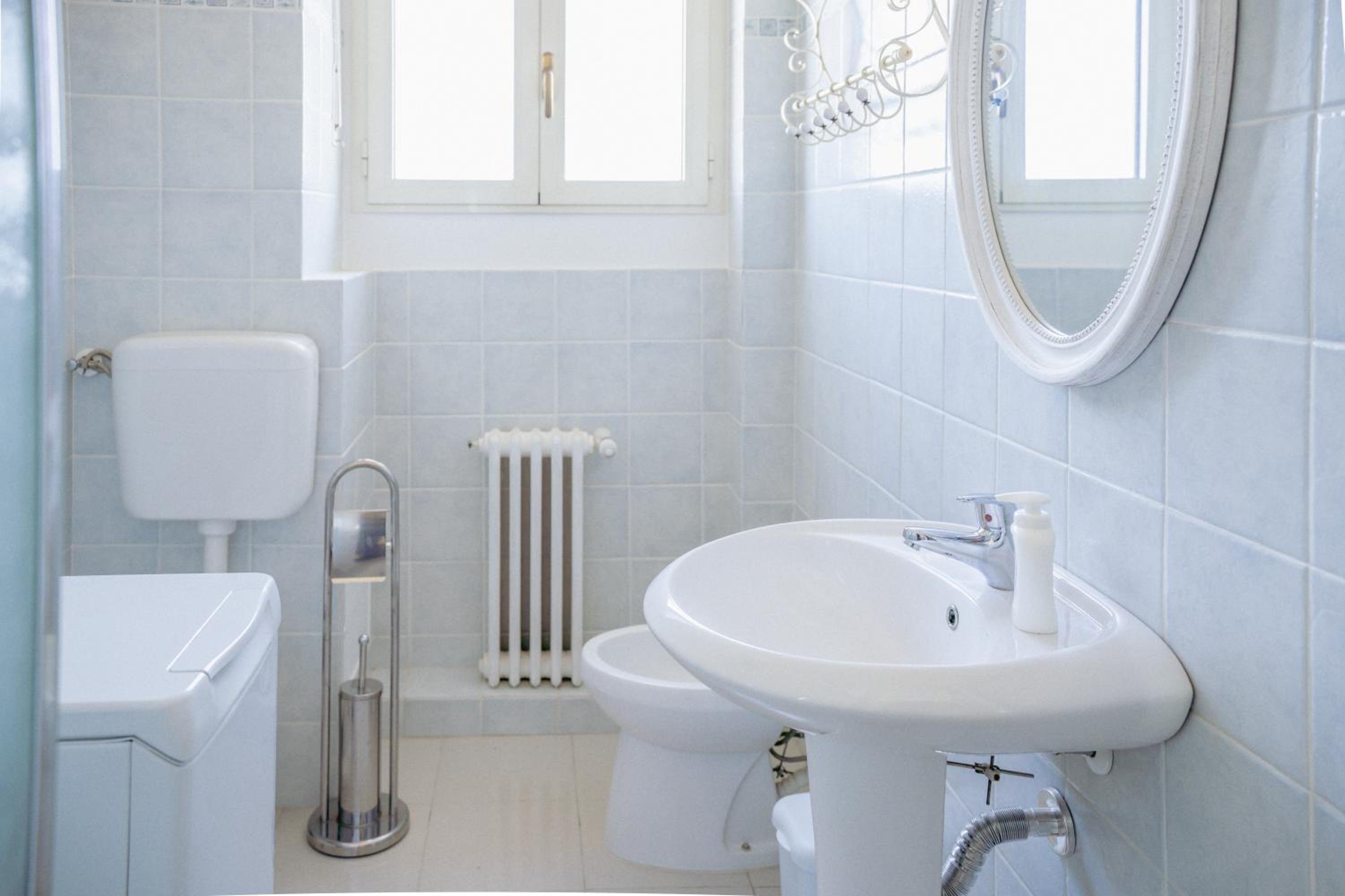 Double or Twin Room with Shared Bathroom photo 2