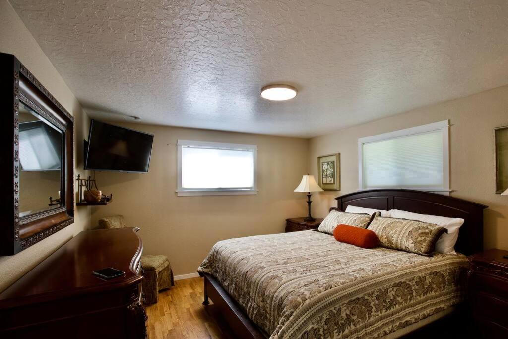 Four-Bedroom House photo 1