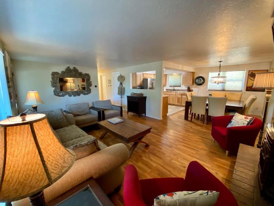 Four-Bedroom House photo 3