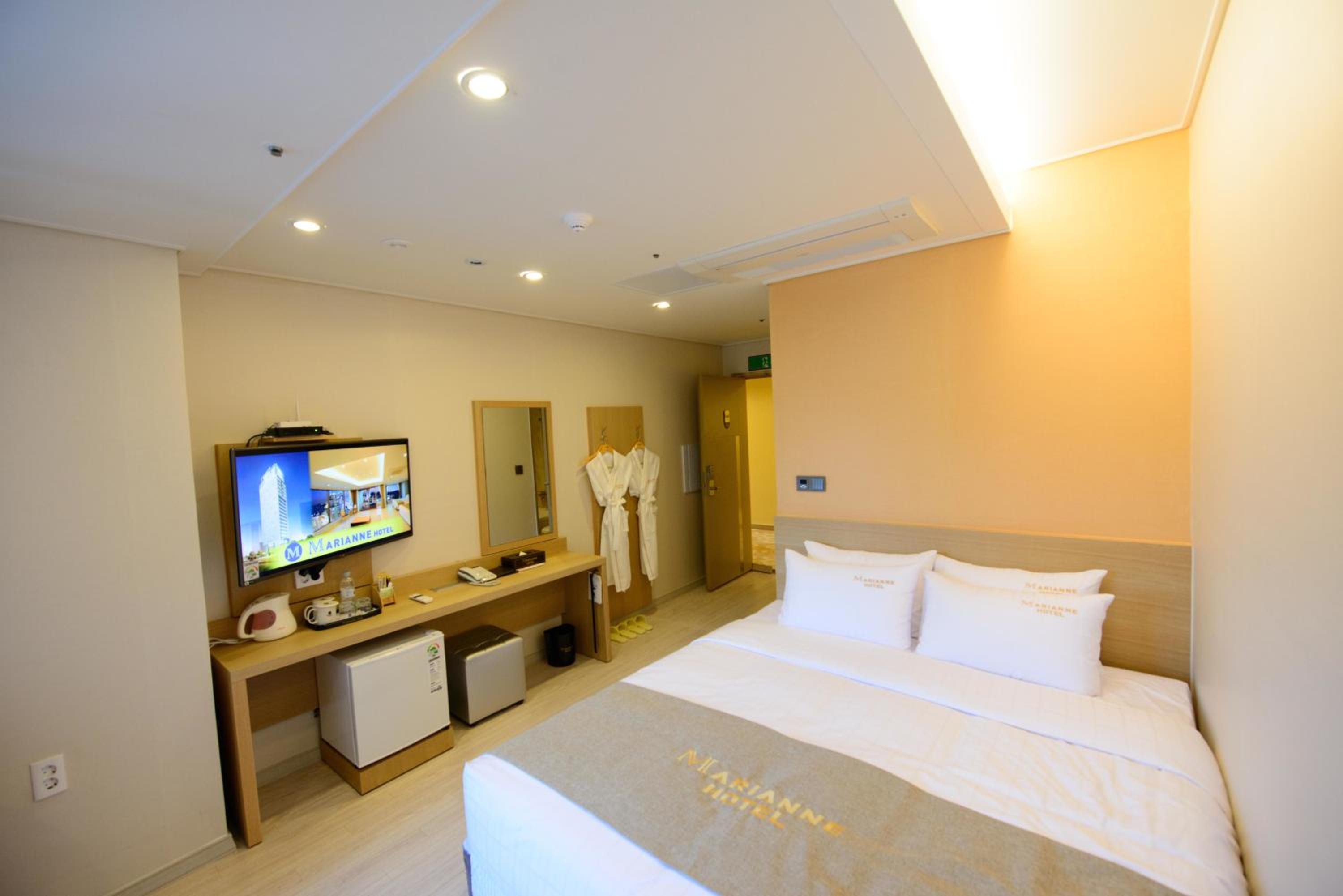 Standard Double Room with City View photo 3
