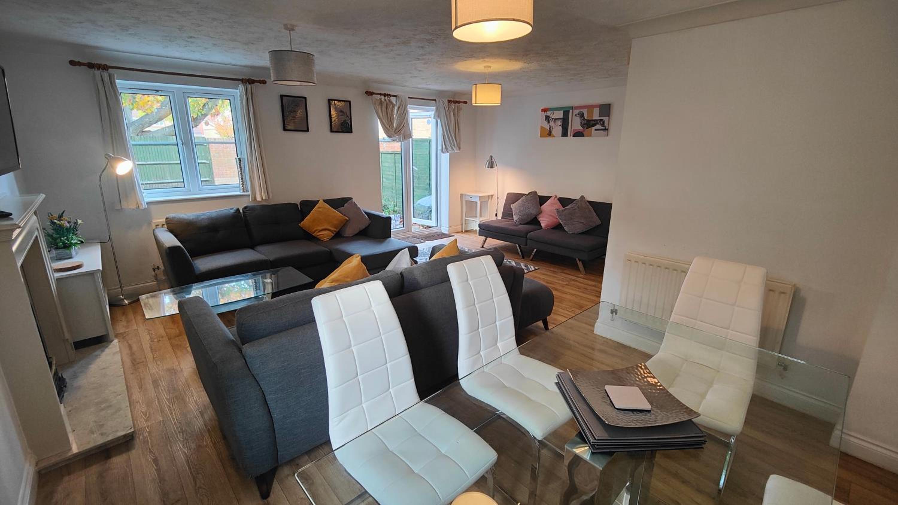 Four-Bedroom House photo 2
