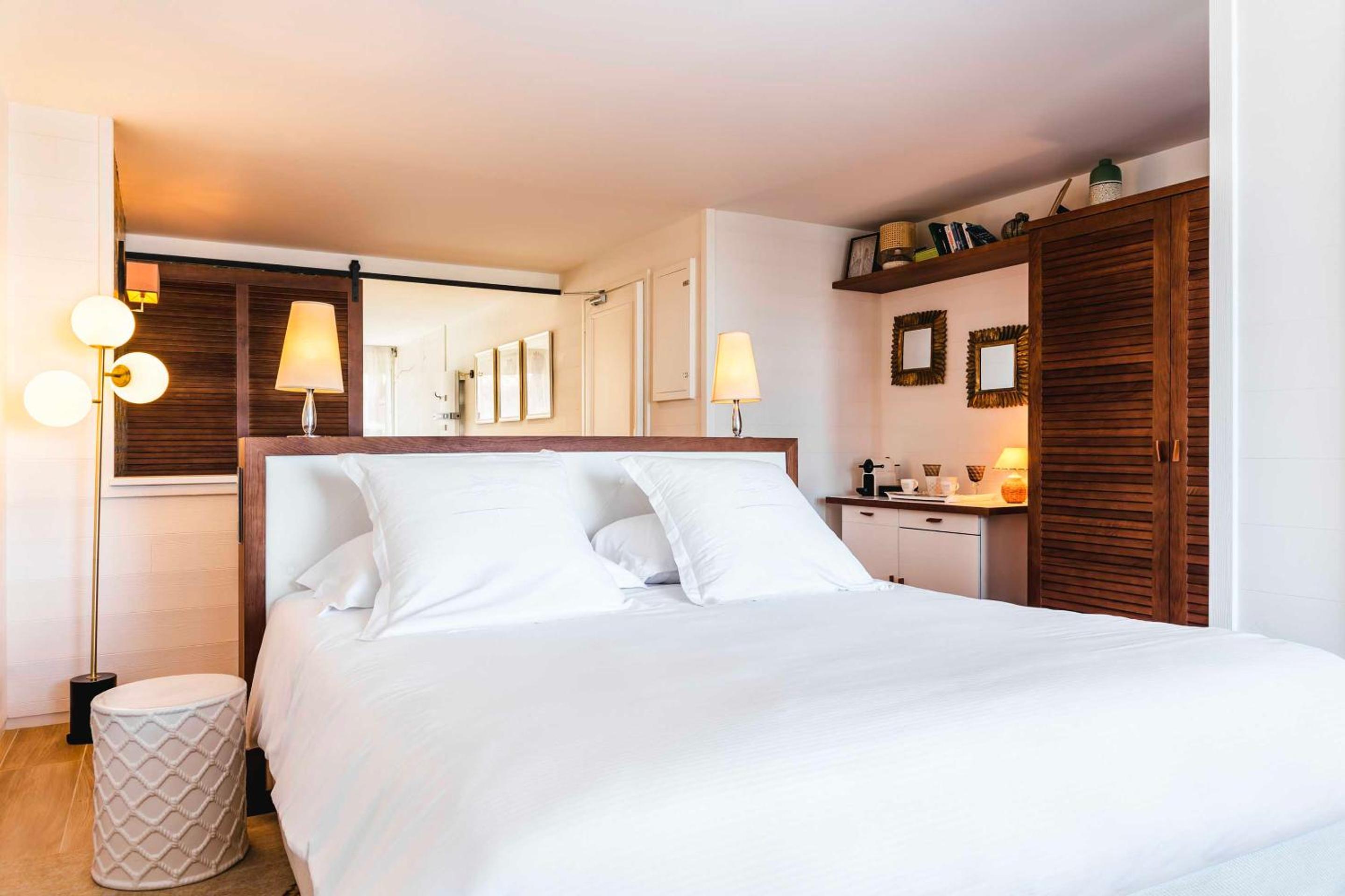 Suite Newport with Wellness Access - Photo 1