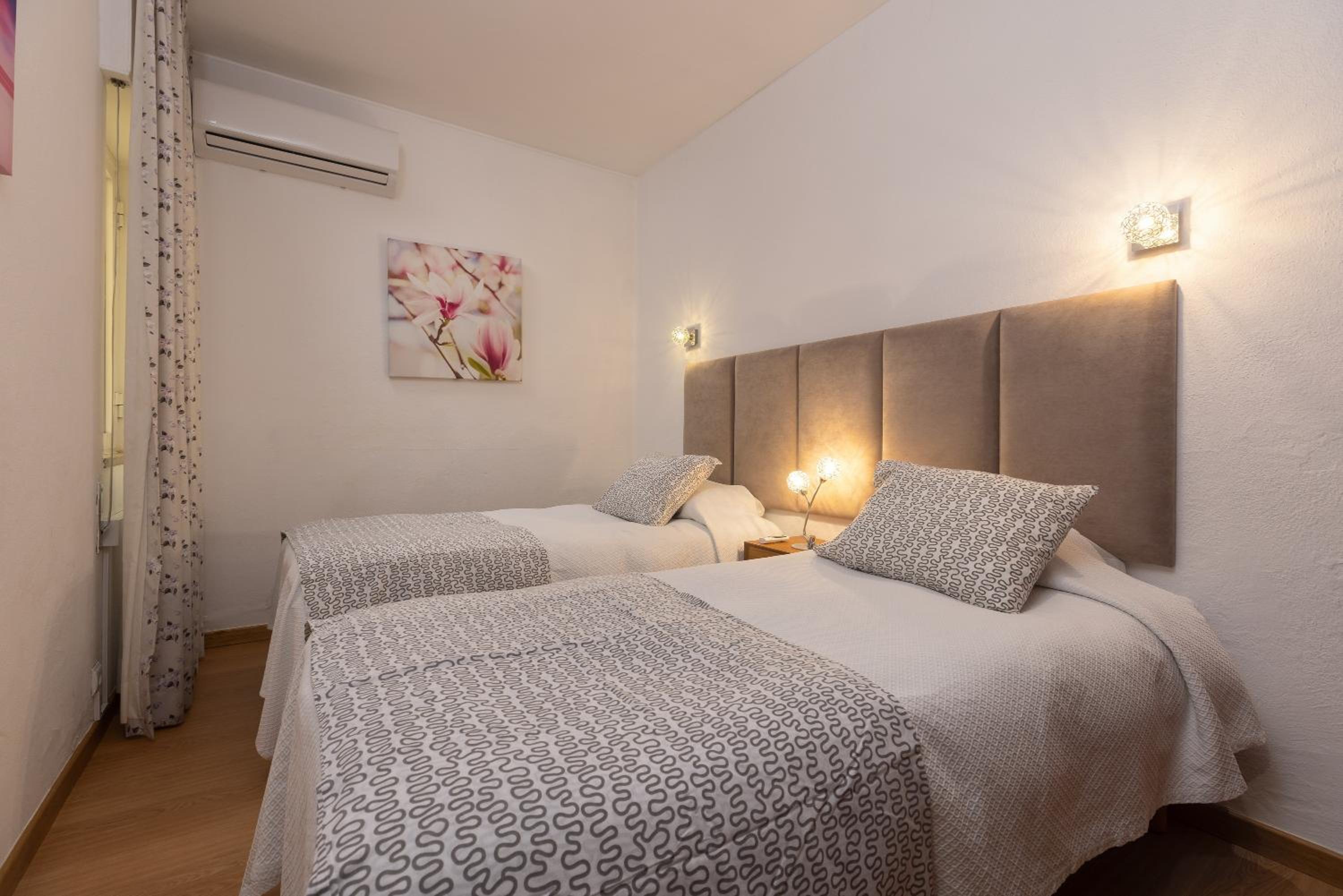 One-Bedroom Apartment with Balcony