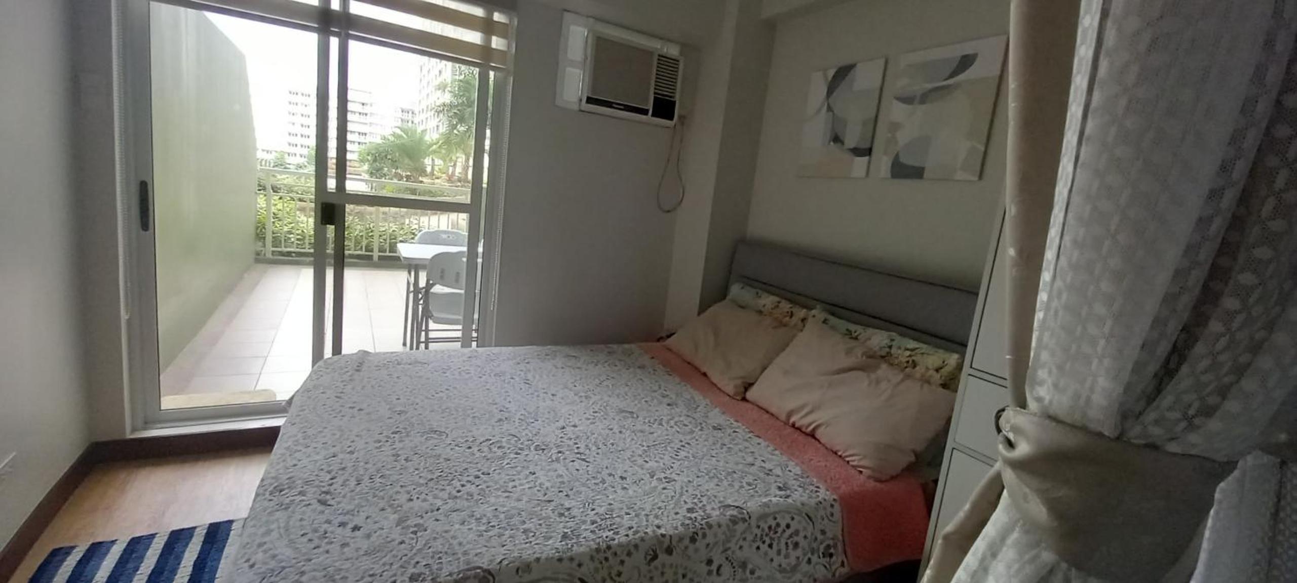 Studio With Balcony
