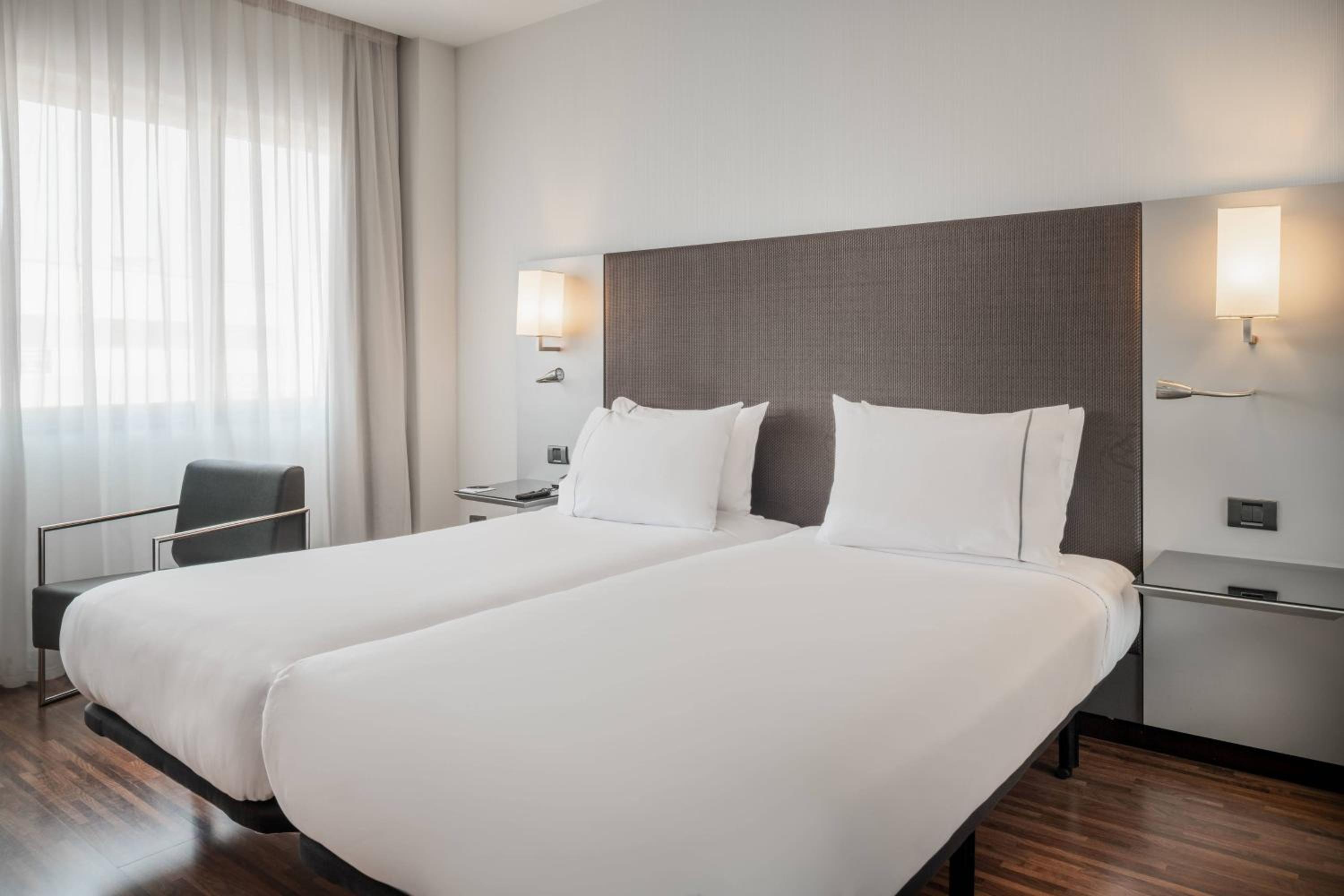 Standard Plus Twin Room - Photo 1