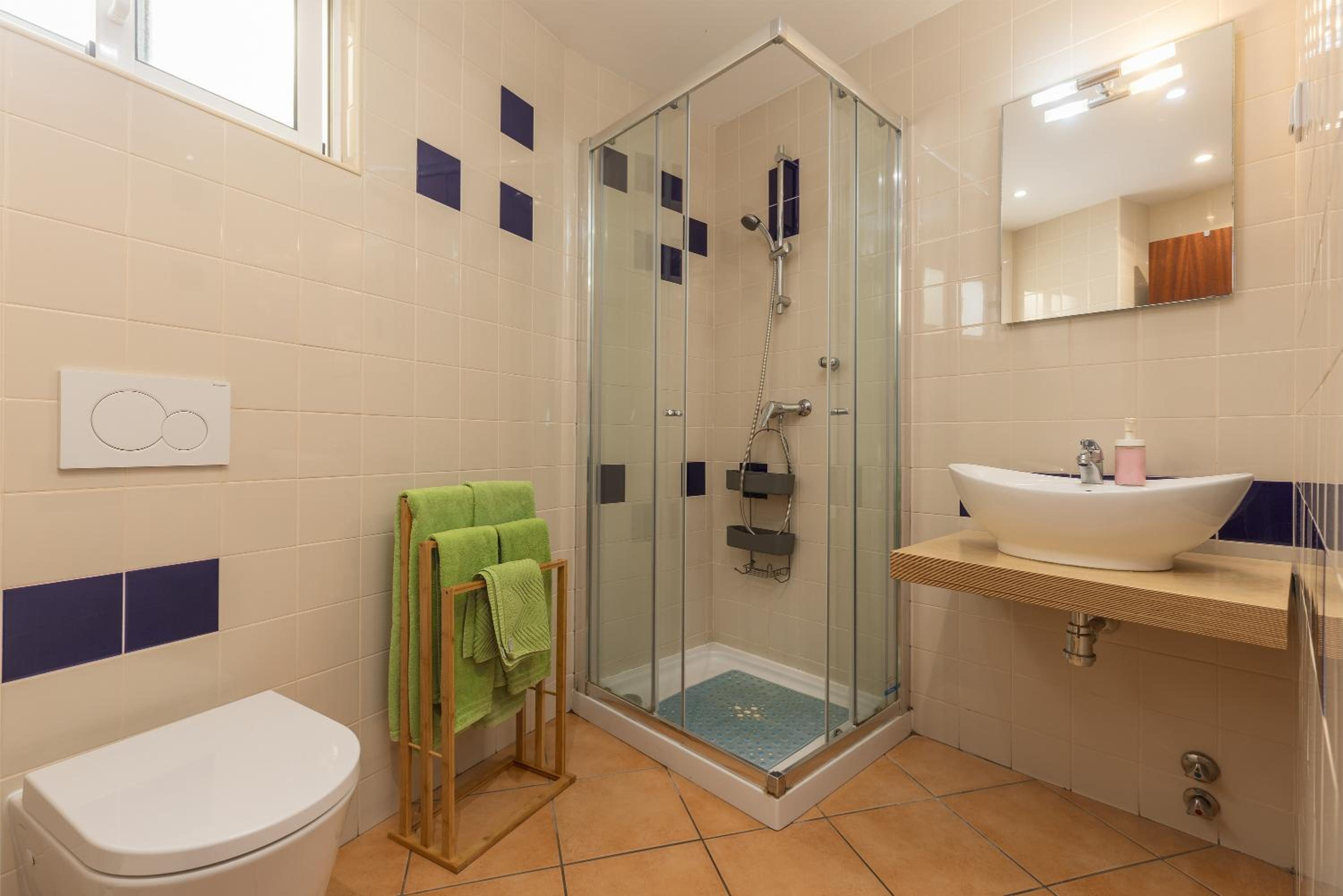 One-Bedroom Apartment with Terrace photo 3