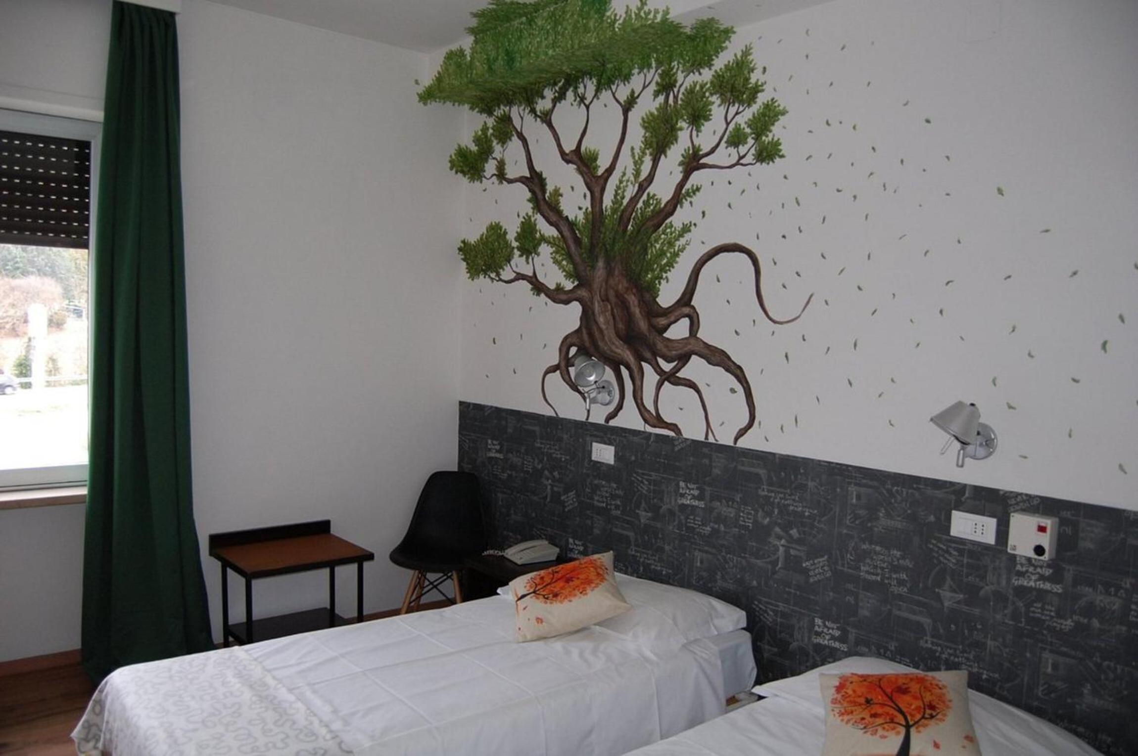 Double or Twin Room - Street Art - Photo 1