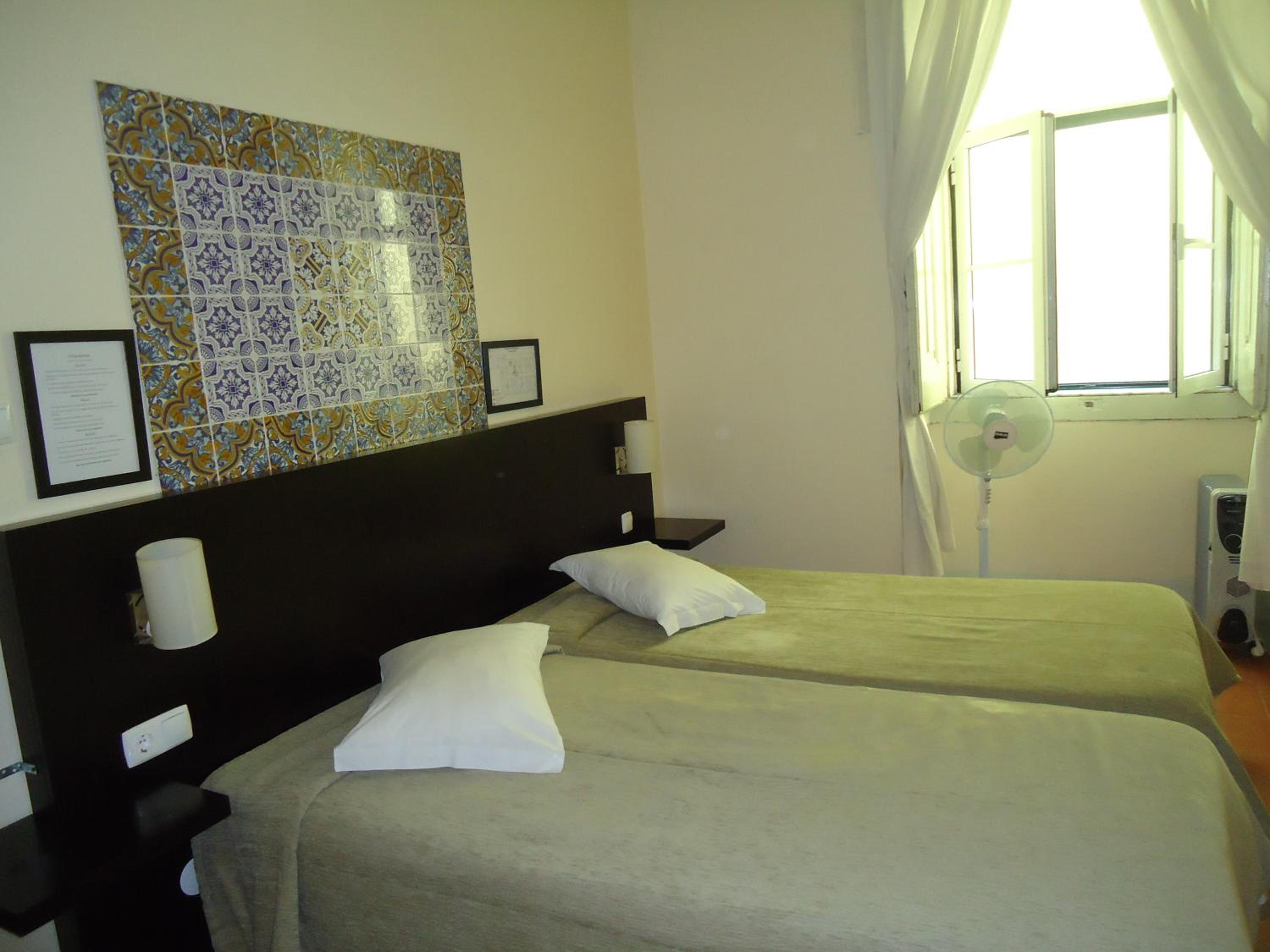 Double or Twin Room with Private Bathroom - Photo 1