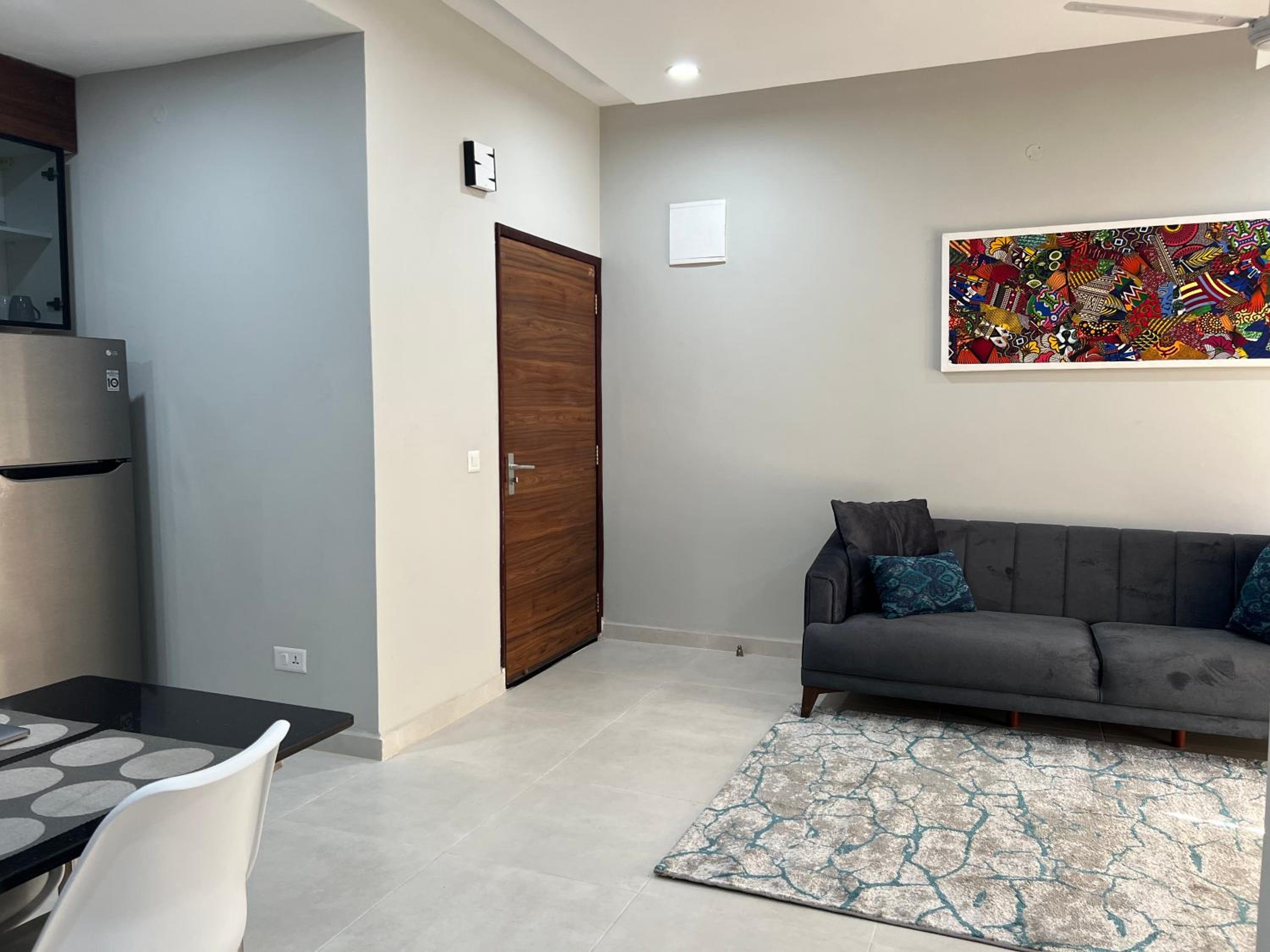 One-Bedroom Apartment photo 1