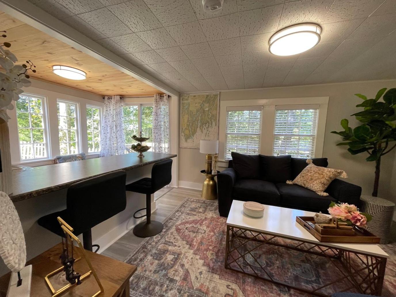 One-Bedroom House photo 1