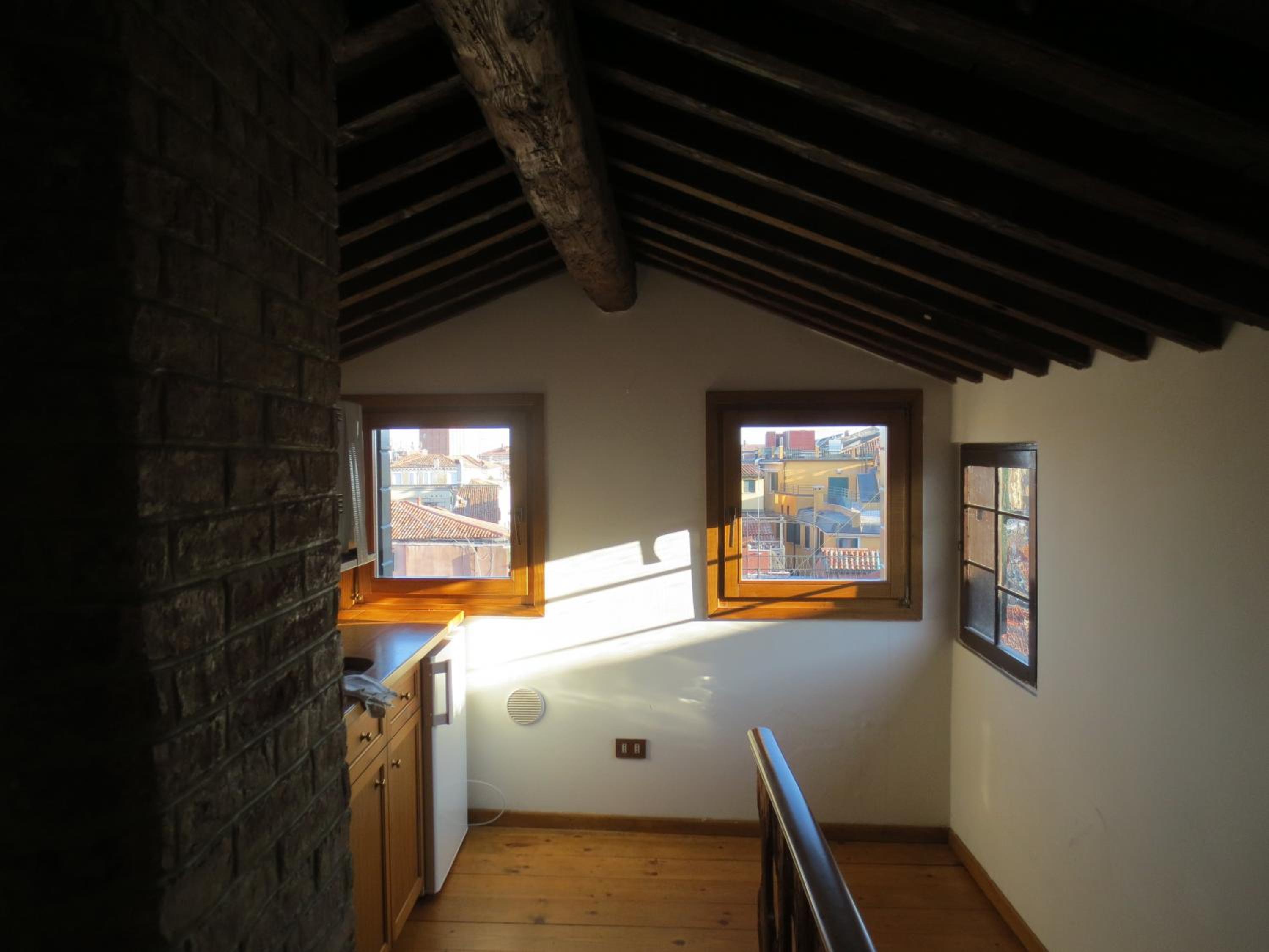Studio - Attic photo 1