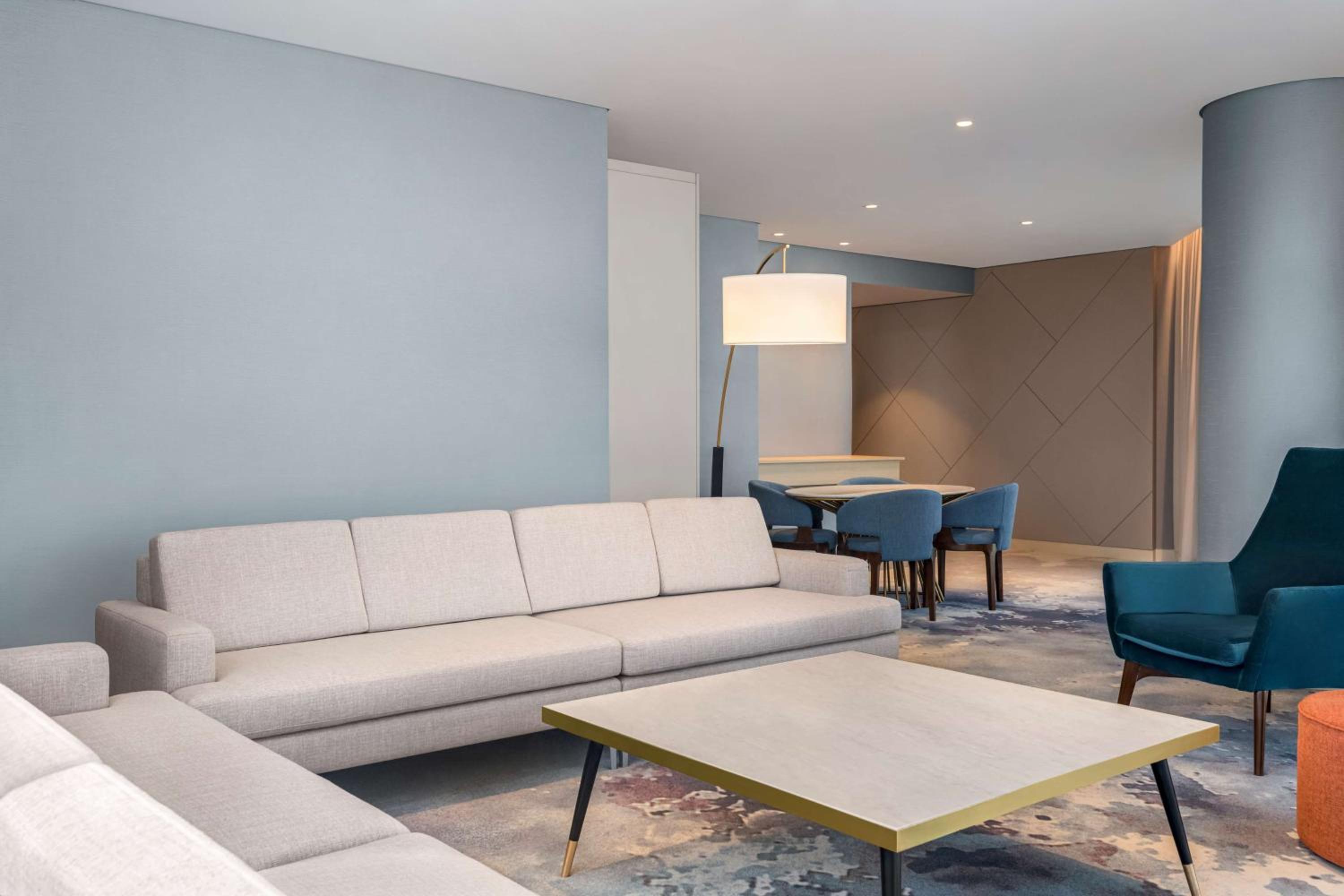Deluxe Suite - Lounge Access - Photo 10